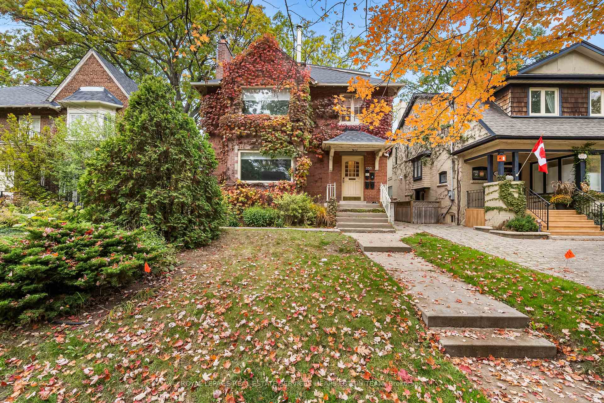 Front of Unit Main, 330 St Clair Avenue E