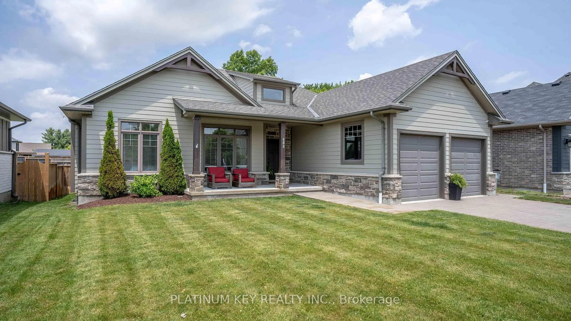 Photo 1 of 688 Woods Edge Road, Strathroy-Caradoc, Mount Brydges — HOMEH
