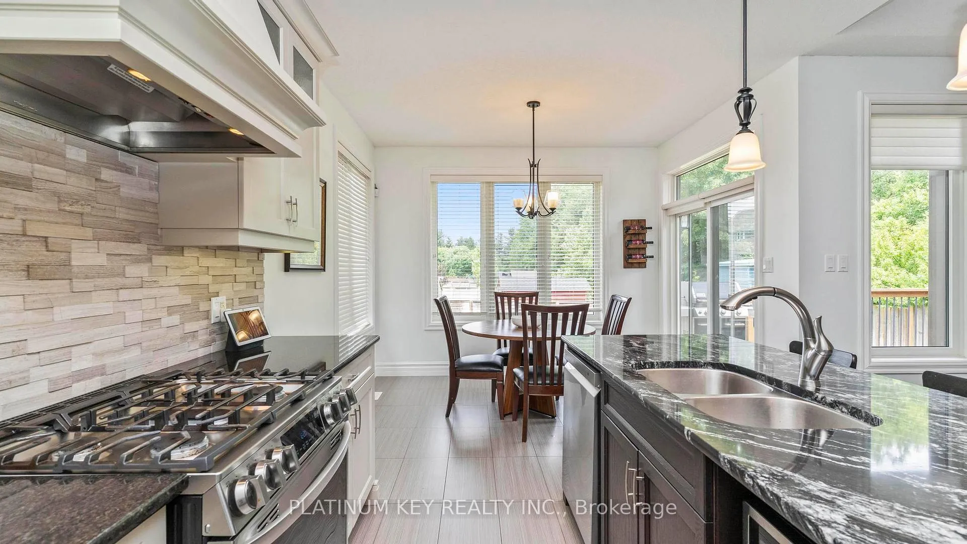Photo 12 of 688 Woods Edge Road, Strathroy-Caradoc, Mount Brydges — HOMEH