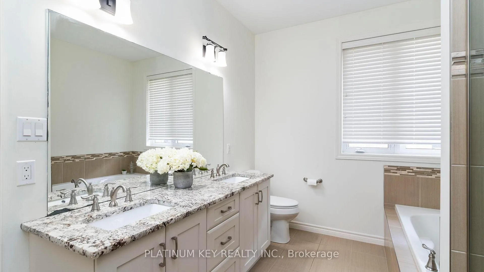 Photo 17 of 688 Woods Edge Road, Strathroy-Caradoc, Mount Brydges — HOMEH