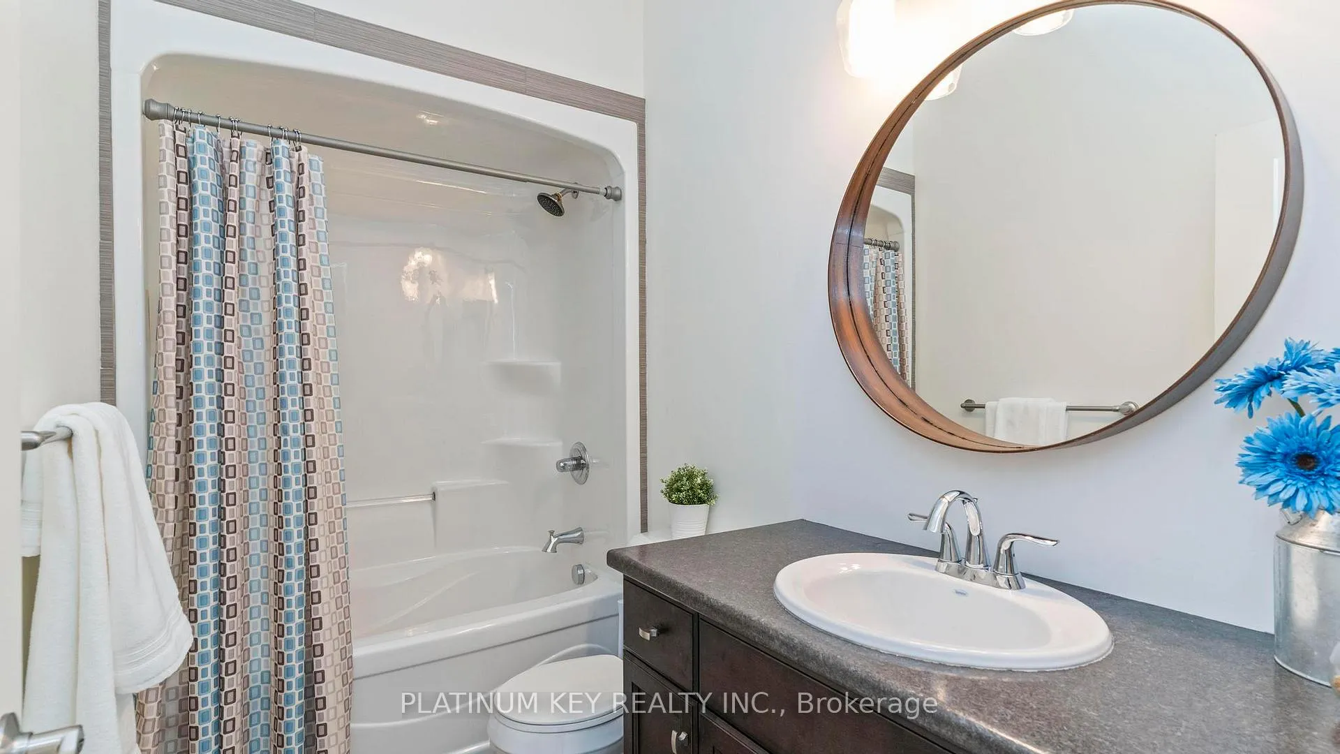 Photo 20 of 688 Woods Edge Road, Strathroy-Caradoc, Mount Brydges — HOMEH