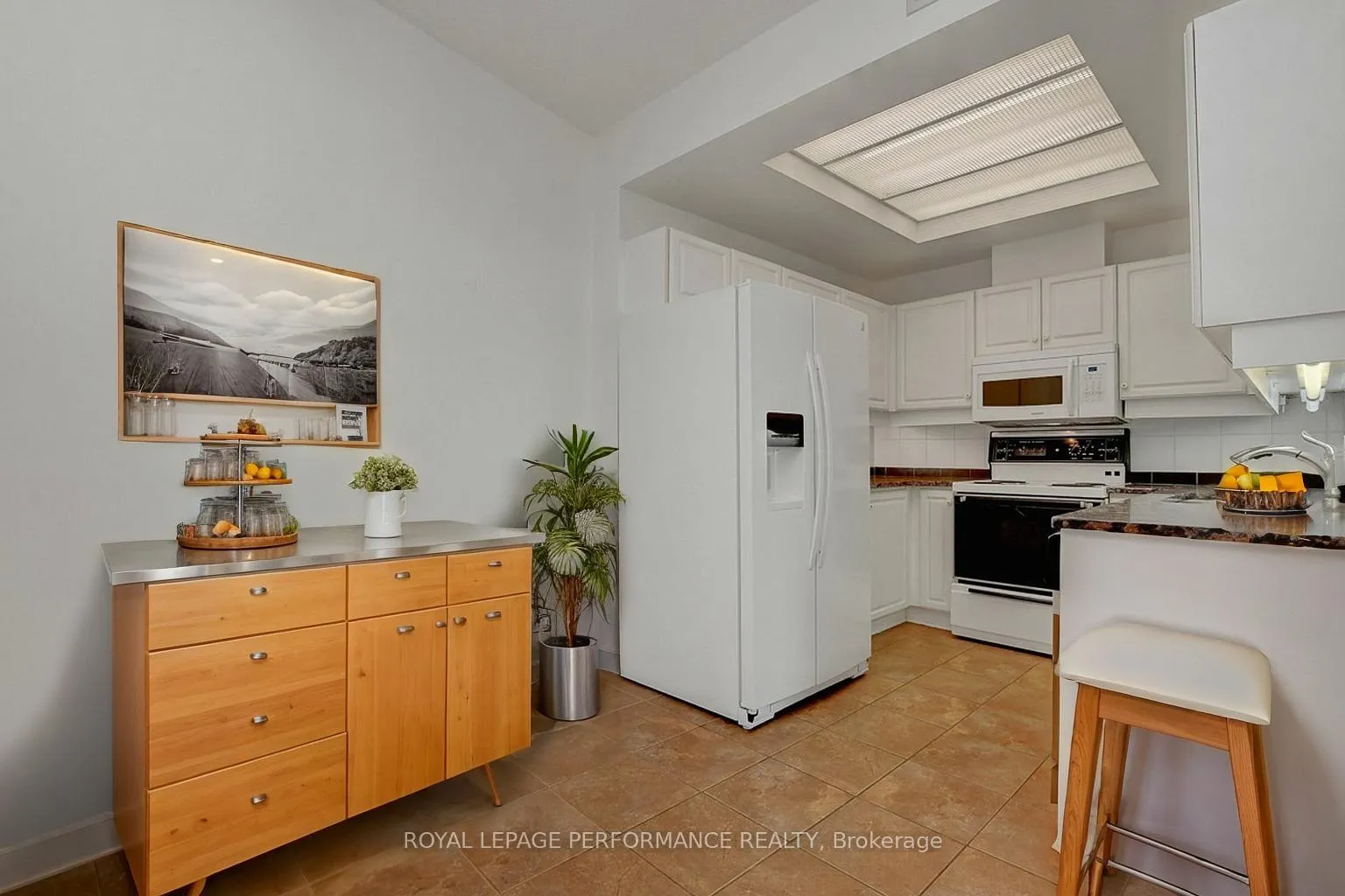 Photo 8 of Unit 2507, 1480 Riverside Drive, Ottawa, Riverview Park — HOMEH