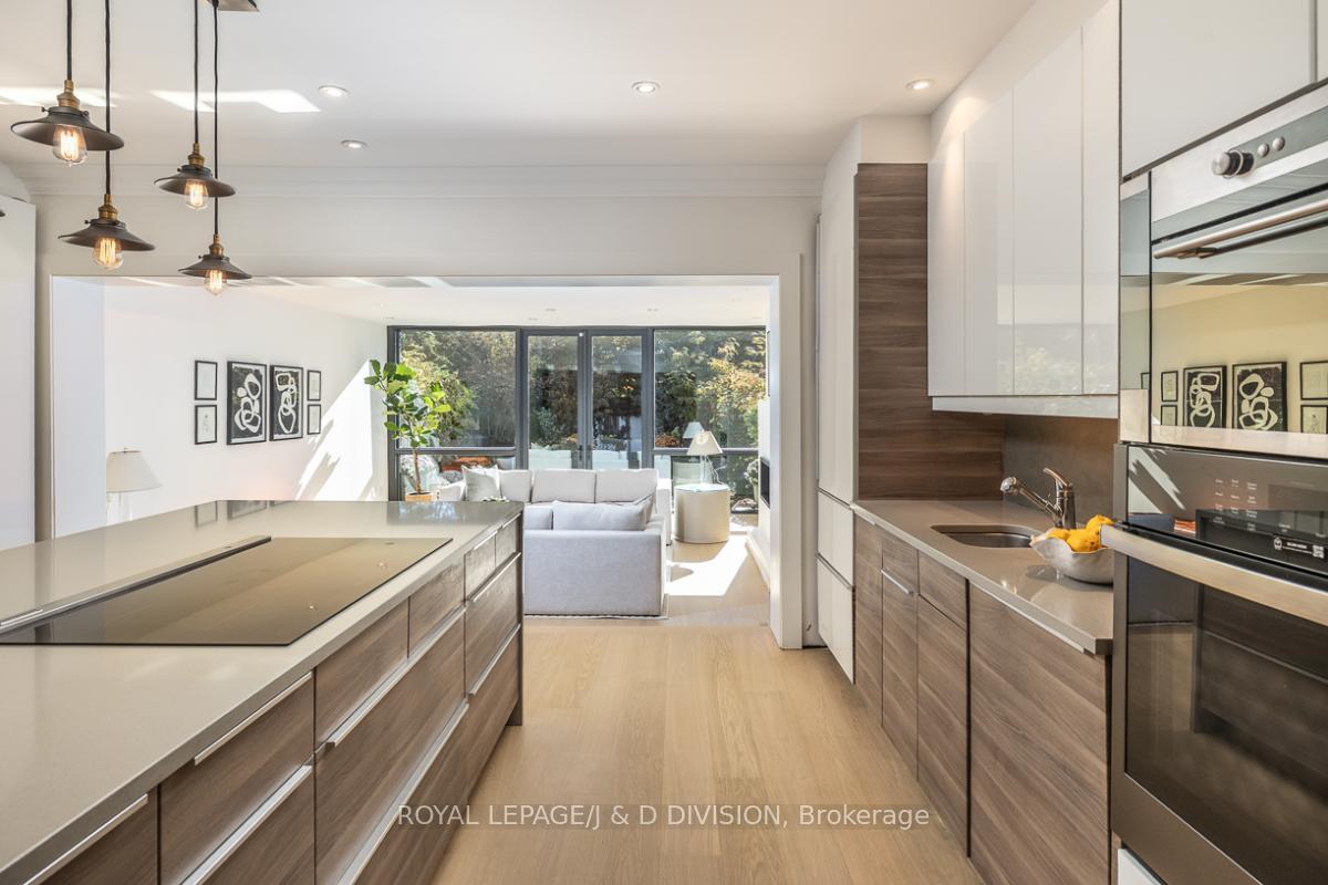 Photo 5 of 245 Glenrose Avenue, Toronto, Rosedale-Moore Park — HOMEH