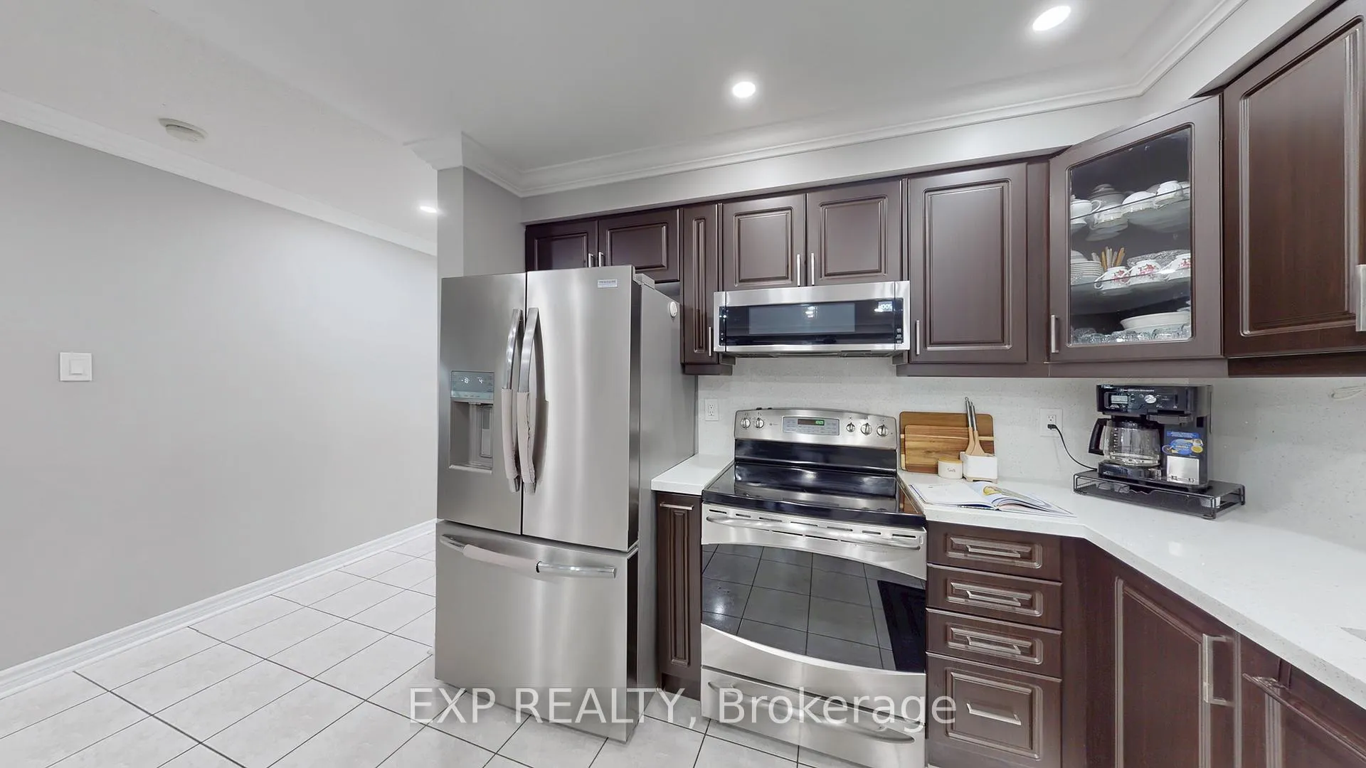Photo 6 of 242 Marble Place W, Newmarket, Woodland Hill — HOMEH