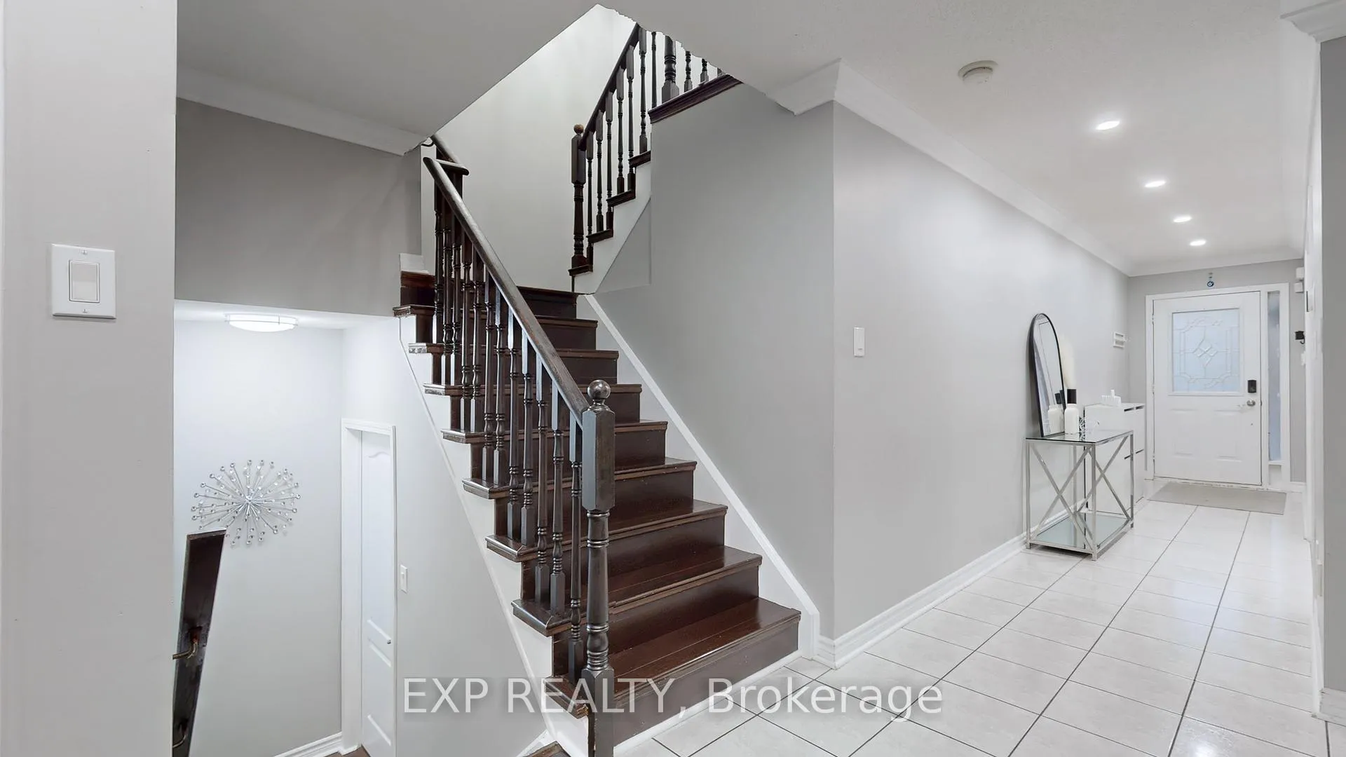 Photo 8 of 242 Marble Place W, Newmarket, Woodland Hill — HOMEH