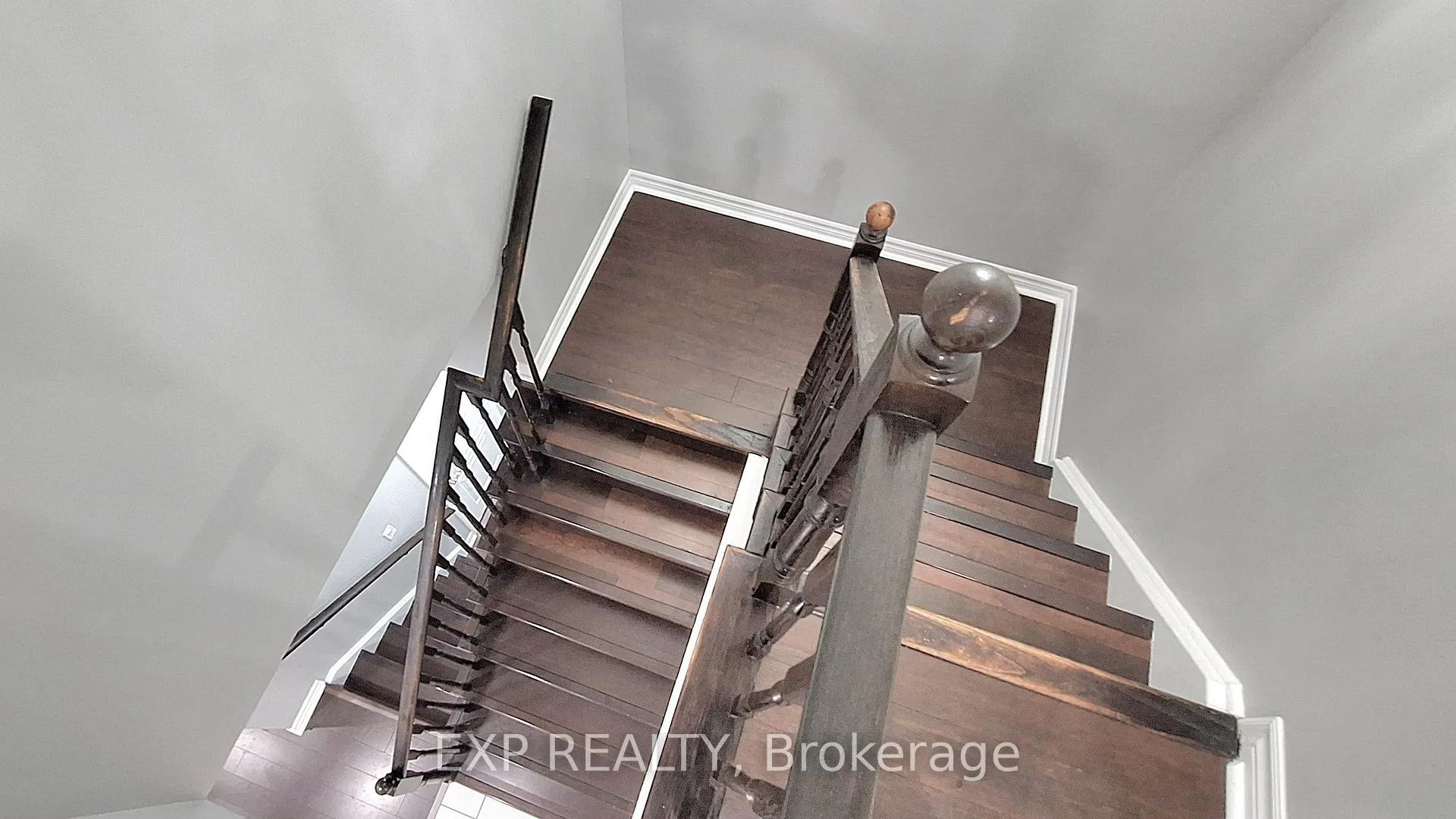 Photo 9 of 242 Marble Place W, Newmarket, Woodland Hill — HOMEH