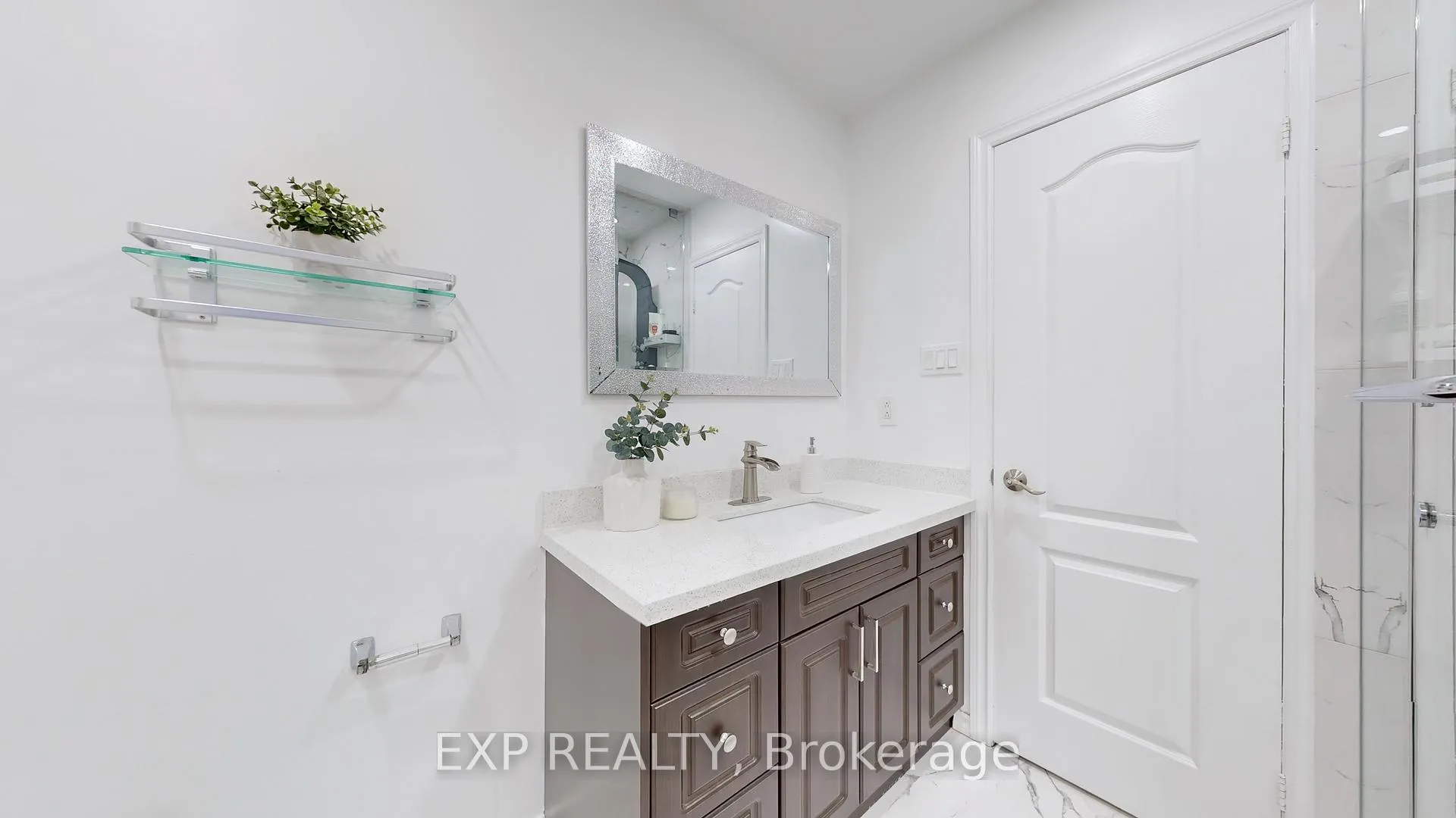 Photo 12 of 242 Marble Place W, Newmarket, Woodland Hill — HOMEH
