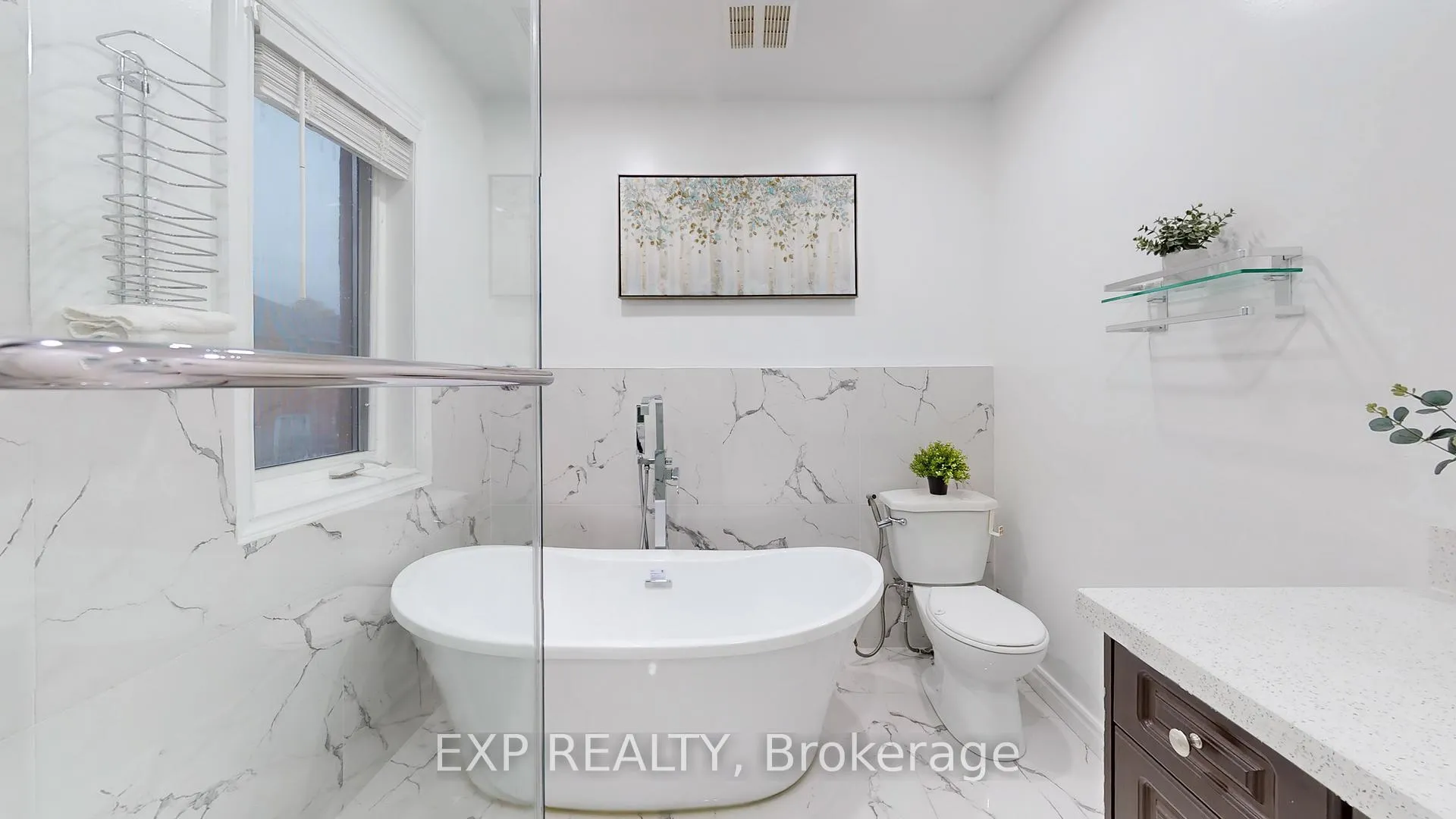 Photo 14 of 242 Marble Place W, Newmarket, Woodland Hill — HOMEH