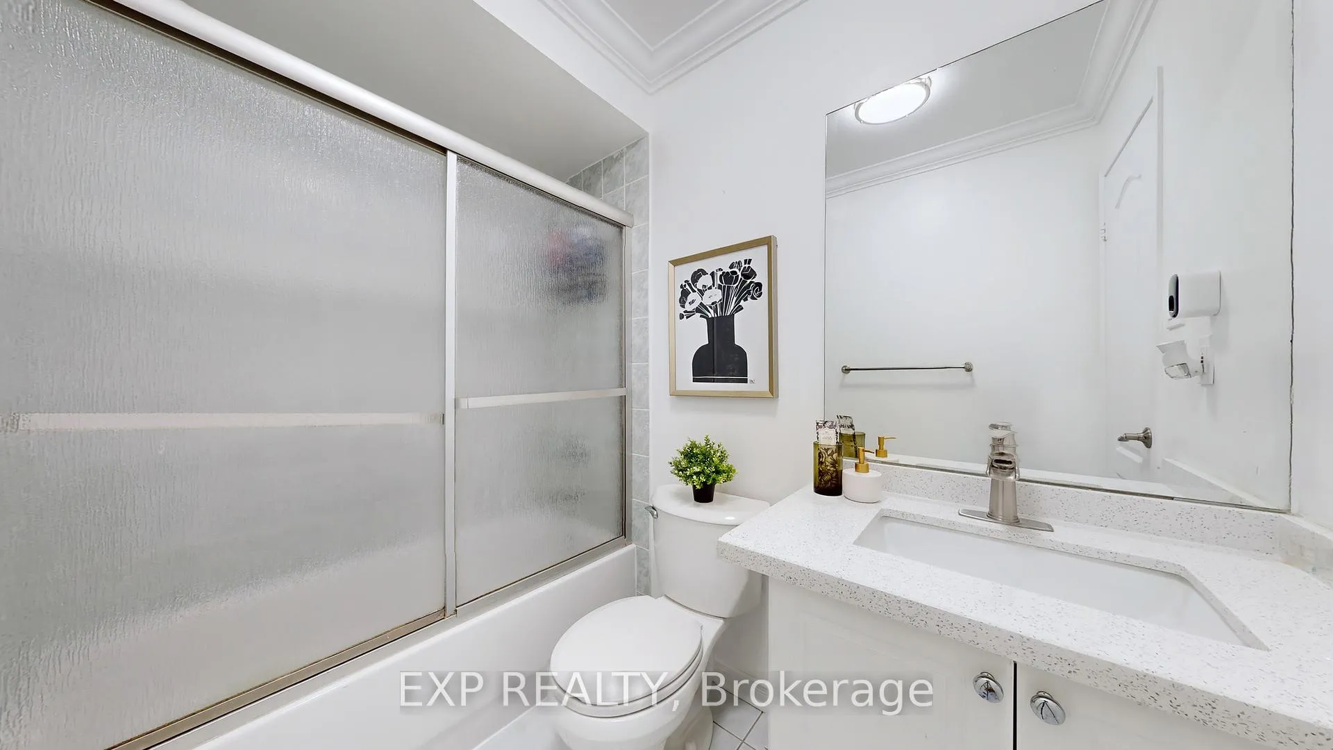 Photo 19 of 242 Marble Place W, Newmarket, Woodland Hill — HOMEH