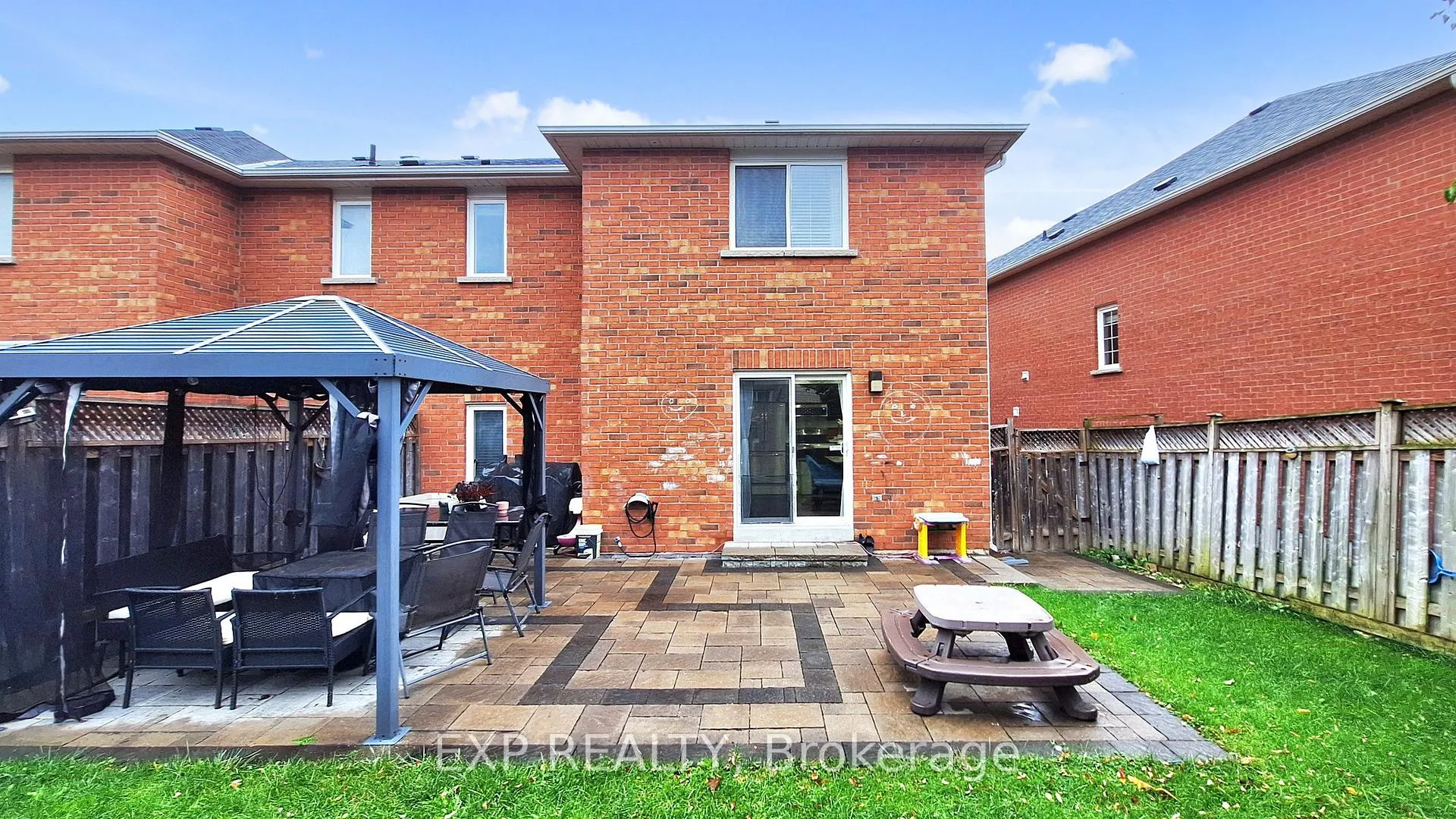 Photo 23 of 242 Marble Place W, Newmarket, Woodland Hill — HOMEH
