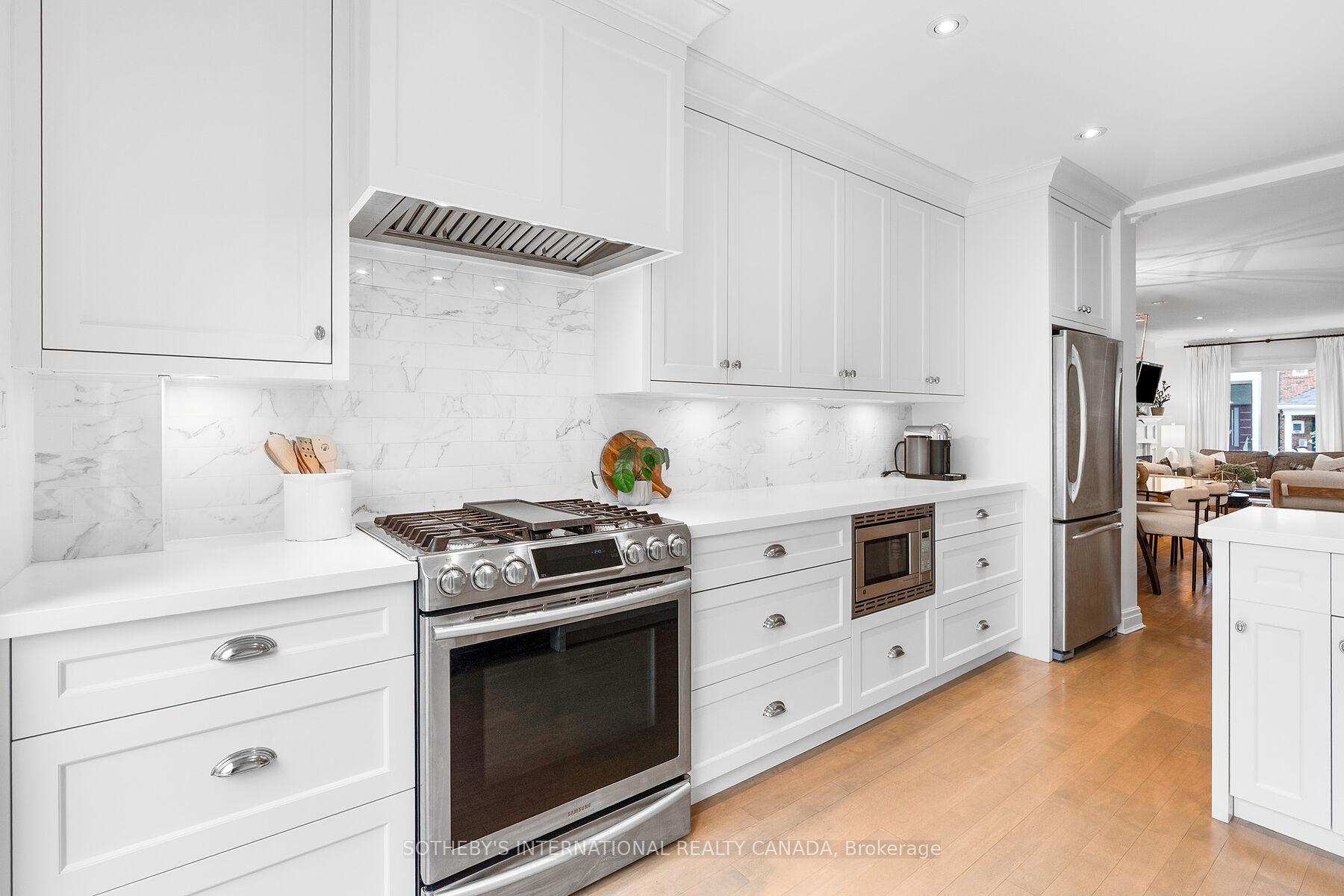 Photo 4 of 251 Bowood Avenue, Toronto, Lawrence Park North — HOMEH
