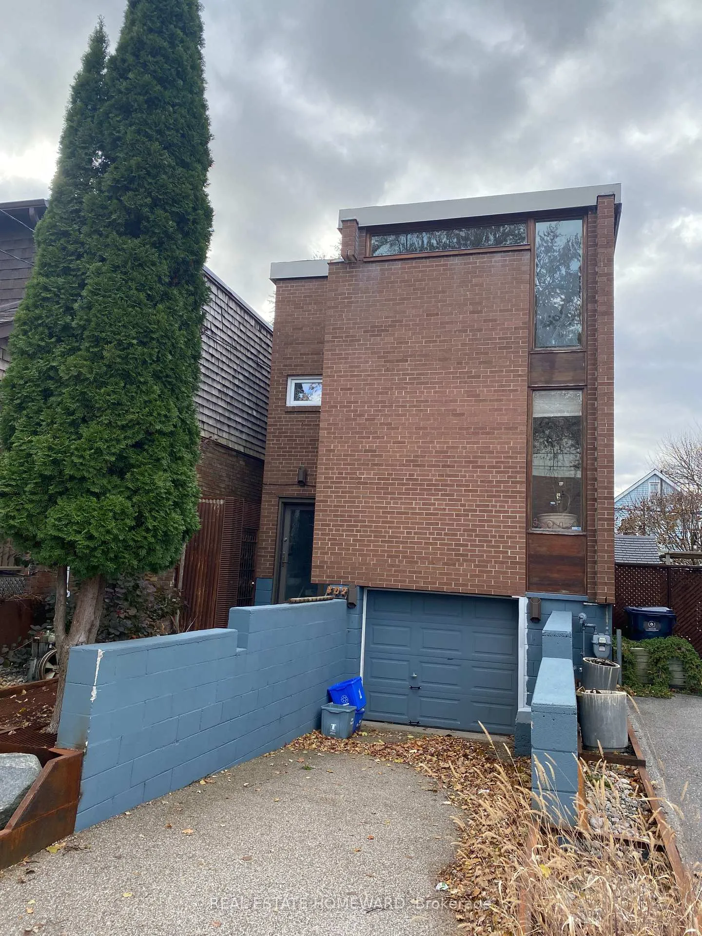 Photo 2 of 302 Rhodes Avenue, Toronto, Greenwood-Coxwell — HOMEH
