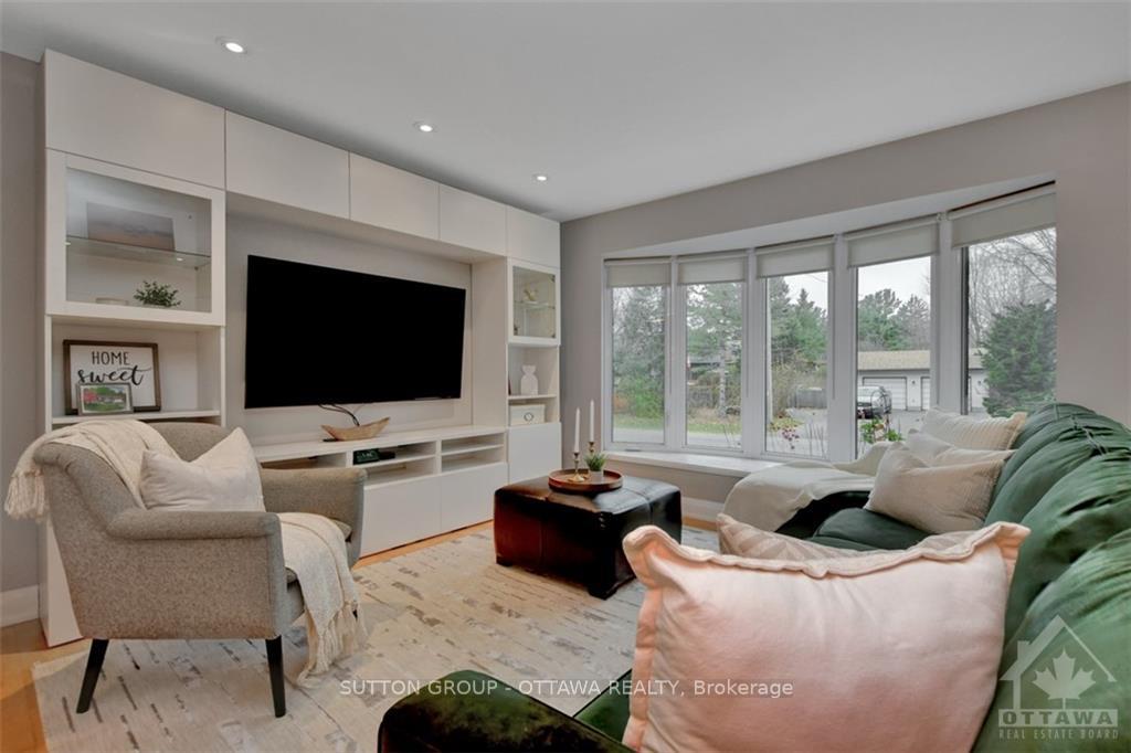 Photo 3 of 17 Petty Street, Ottawa, Merivale Gardens — HOMEH