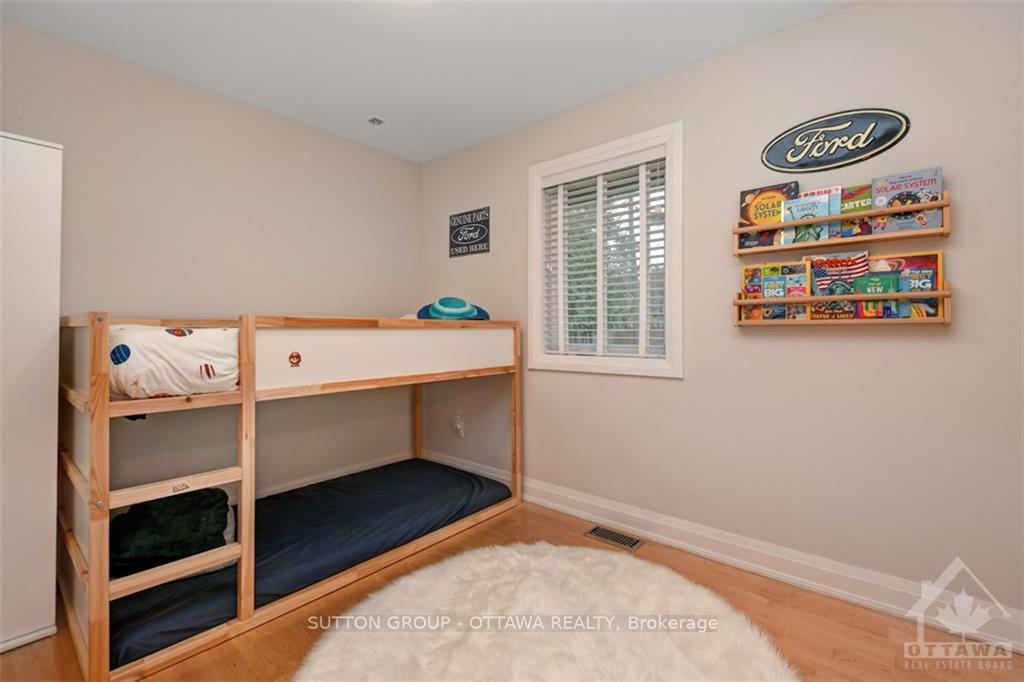 Photo 10 of 17 Petty Street, Ottawa, Merivale Gardens — HOMEH