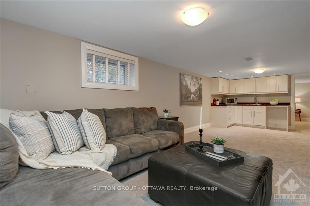 Photo 16 of 17 Petty Street, Ottawa, Merivale Gardens — HOMEH