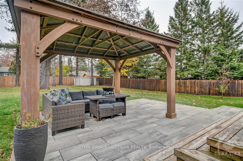 Photo 21 of 17 Petty Street, Ottawa, Merivale Gardens — HOMEH