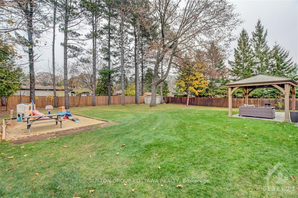 Photo 28 of 17 Petty Street, Ottawa, Merivale Gardens — HOMEH