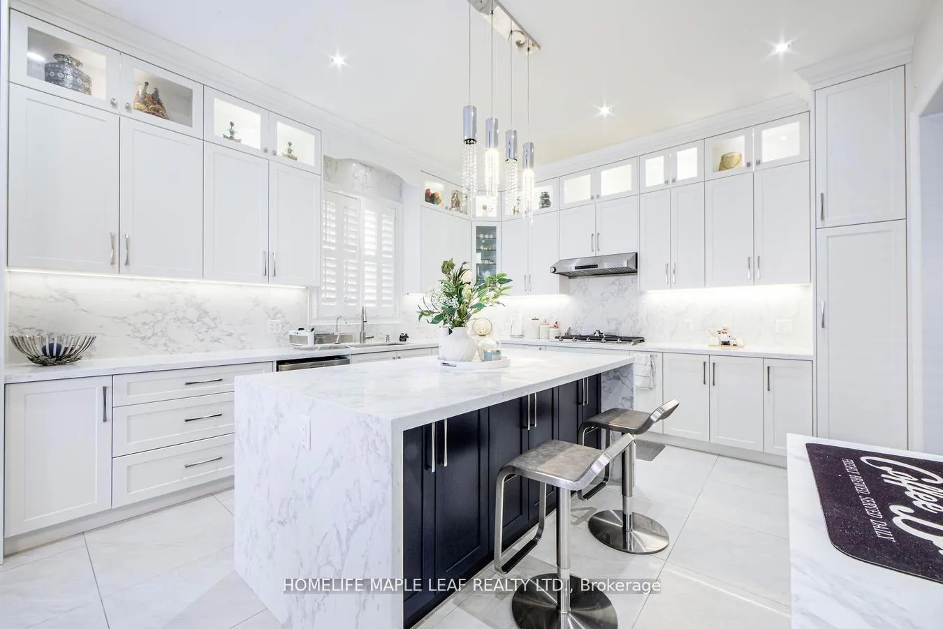 Photo 16 of 42 Foothills Crescent, Brampton, Toronto Gore Rural Estate — HOMEH