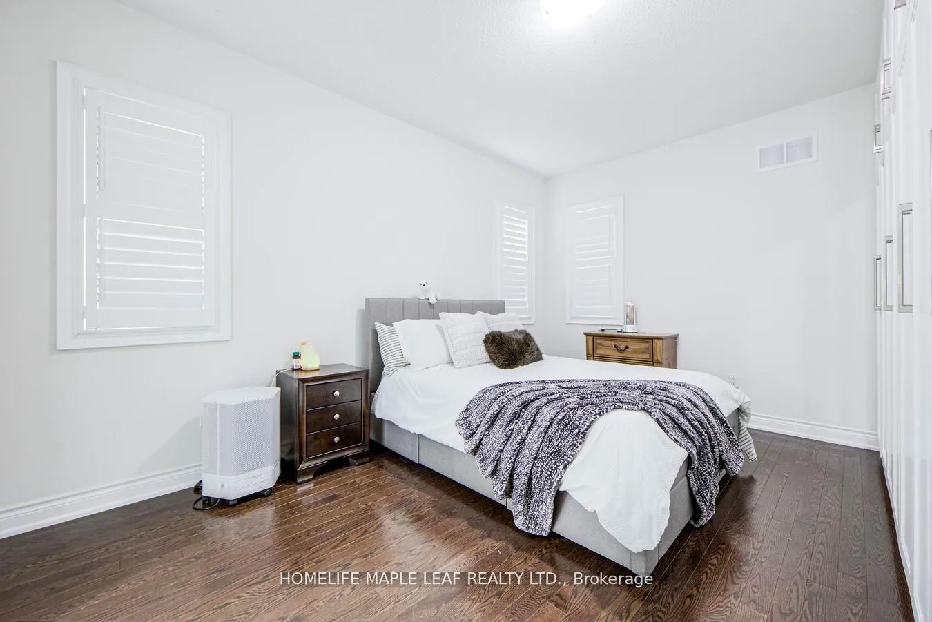 Photo 31 of 42 Foothills Crescent, Brampton, Toronto Gore Rural Estate — HOMEH