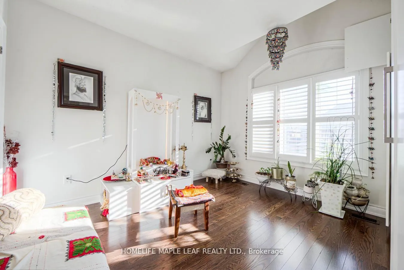 Photo 32 of 42 Foothills Crescent, Brampton, Toronto Gore Rural Estate — HOMEH