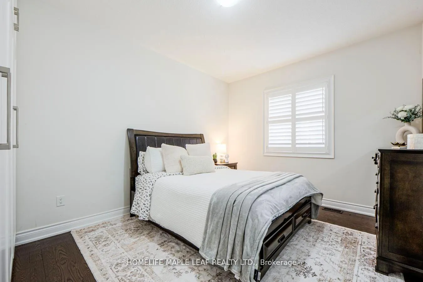 Photo 33 of 42 Foothills Crescent, Brampton, Toronto Gore Rural Estate — HOMEH