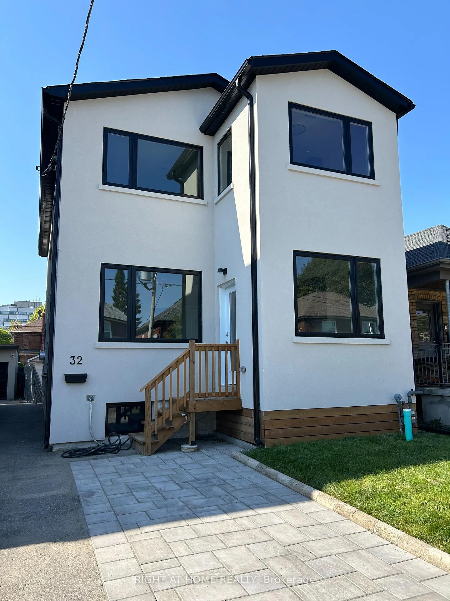 Photo 2 of Unit 1, 32 Cadorna Avenue, Toronto, Danforth Village-East York — HOMEH