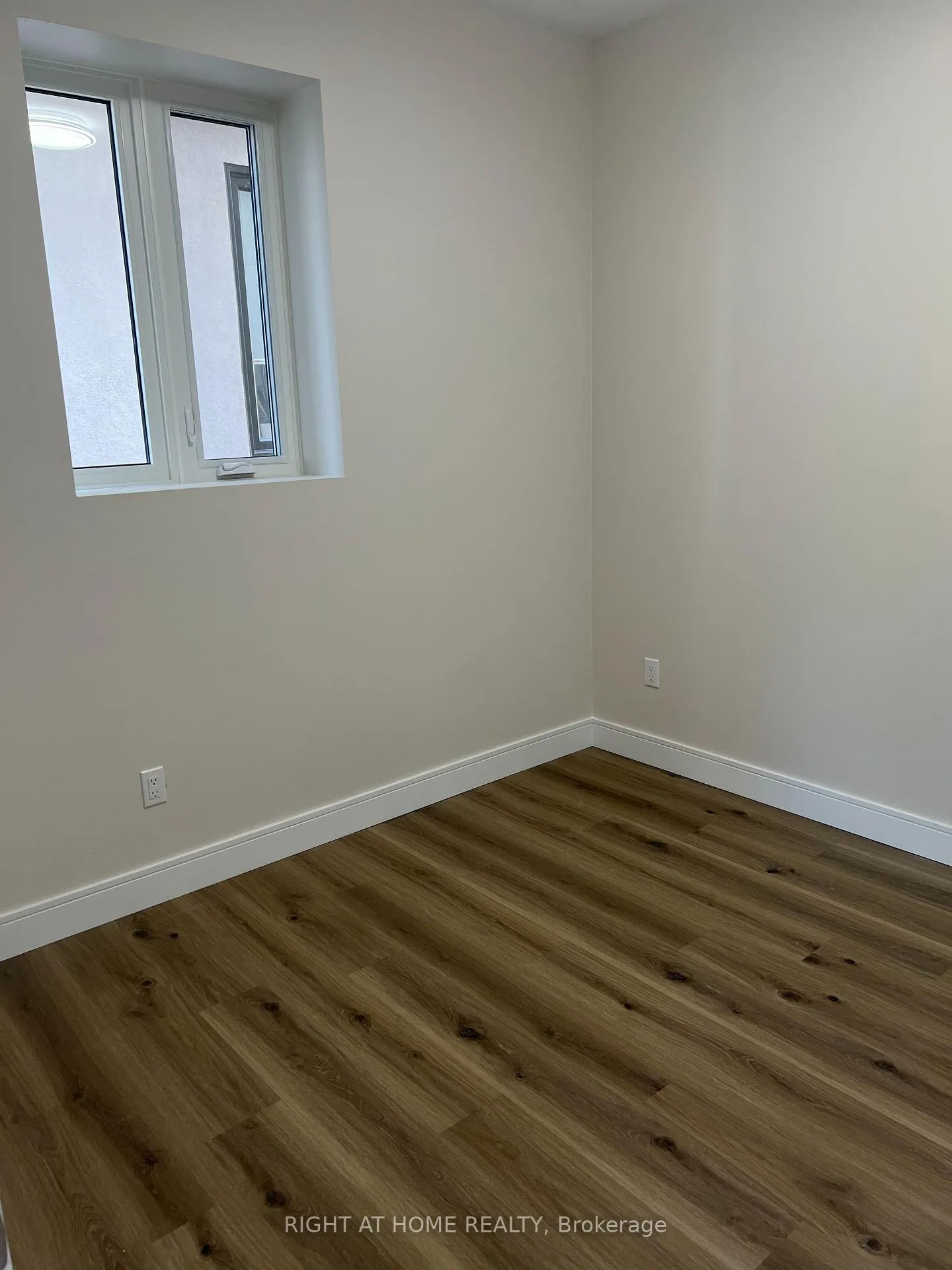 Photo 5 of Unit 1, 32 Cadorna Avenue, Toronto, Danforth Village-East York — HOMEH