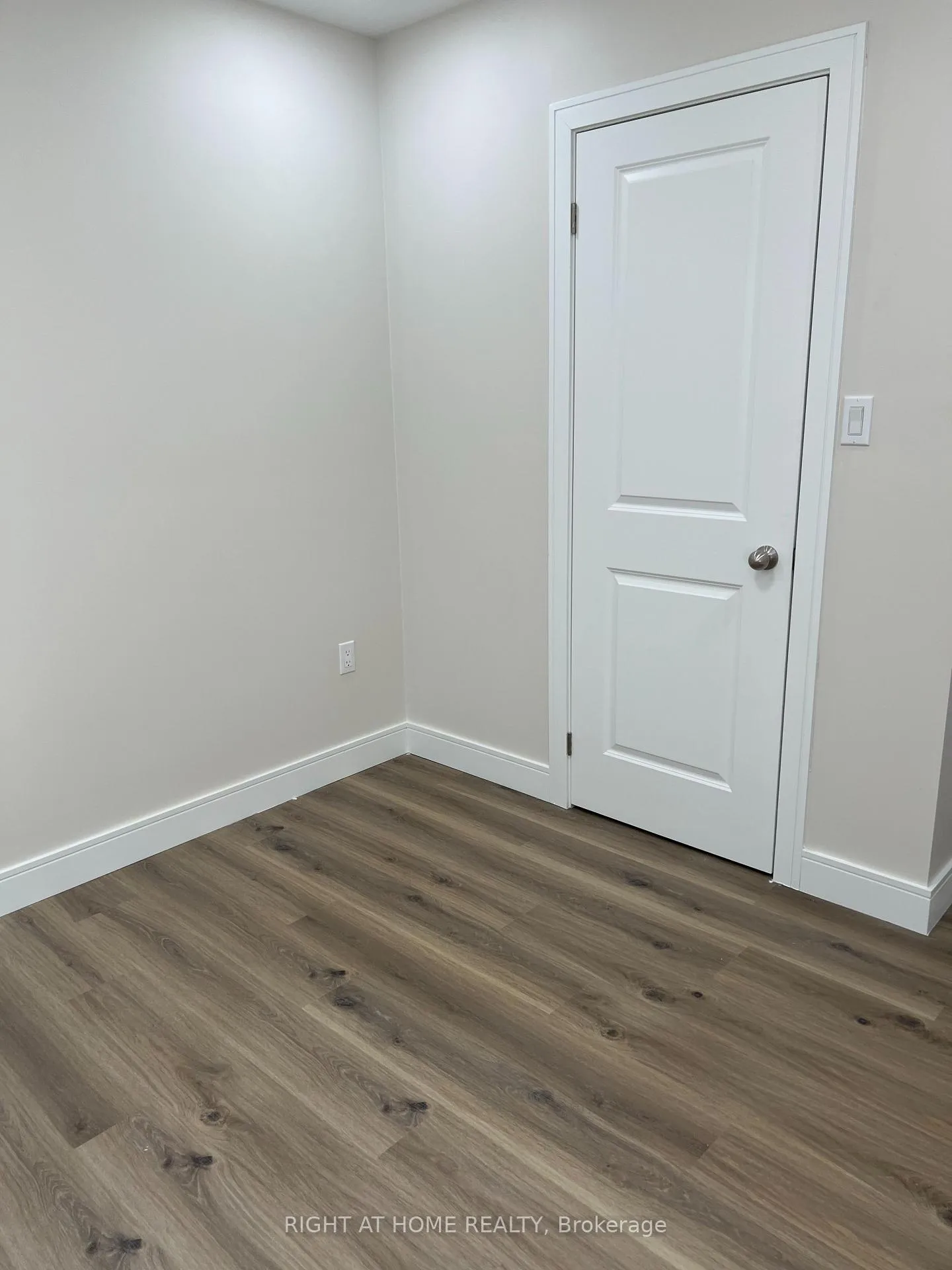 Photo 6 of Unit 1, 32 Cadorna Avenue, Toronto, Danforth Village-East York — HOMEH
