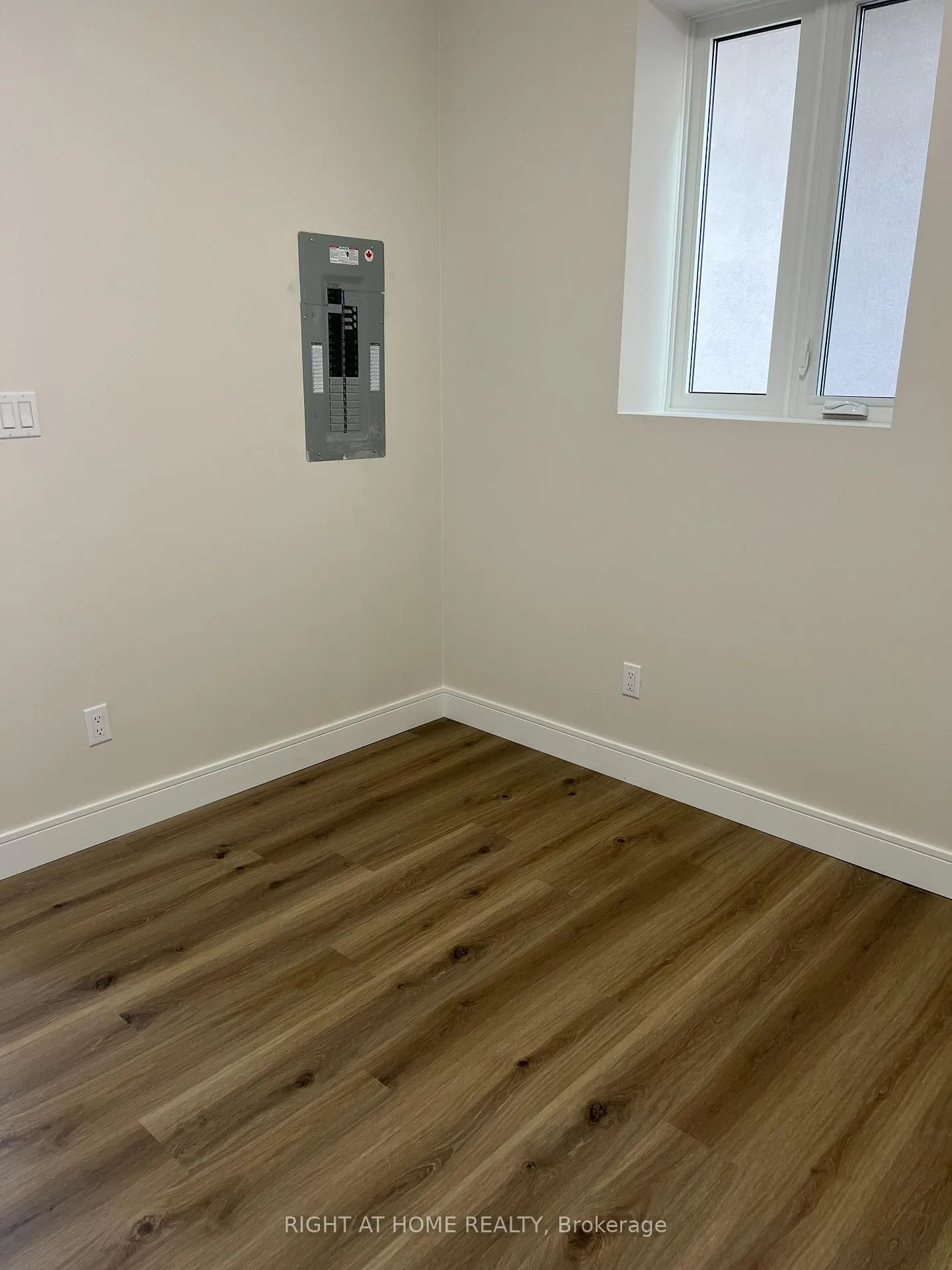 Photo 7 of Unit 1, 32 Cadorna Avenue, Toronto, Danforth Village-East York — HOMEH