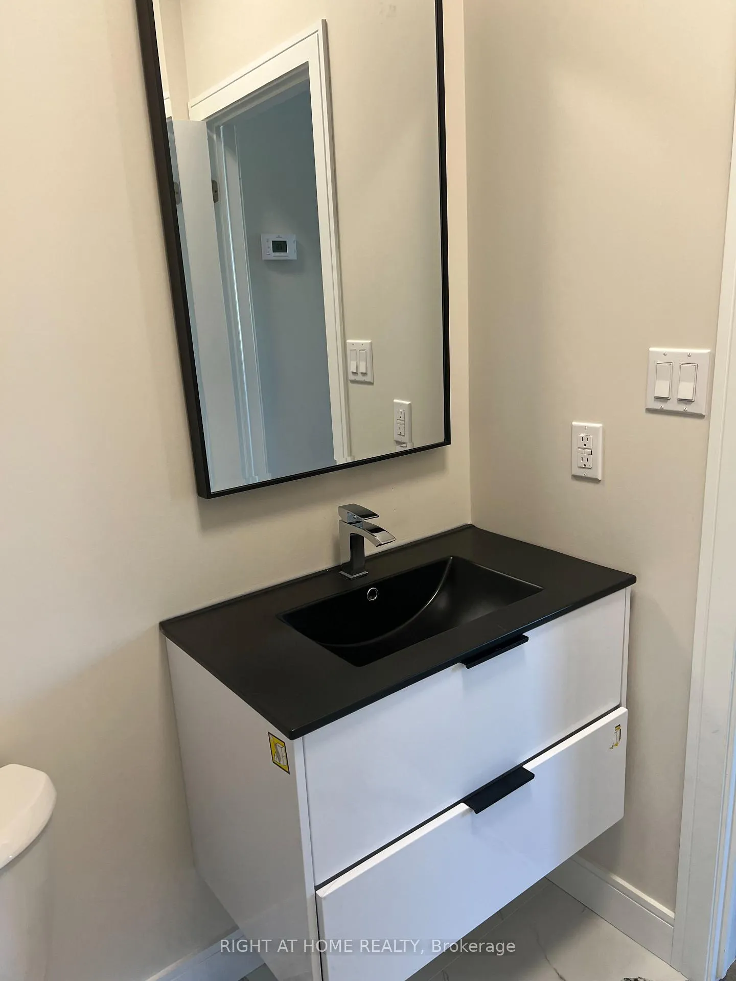 Photo 8 of Unit 1, 32 Cadorna Avenue, Toronto, Danforth Village-East York — HOMEH