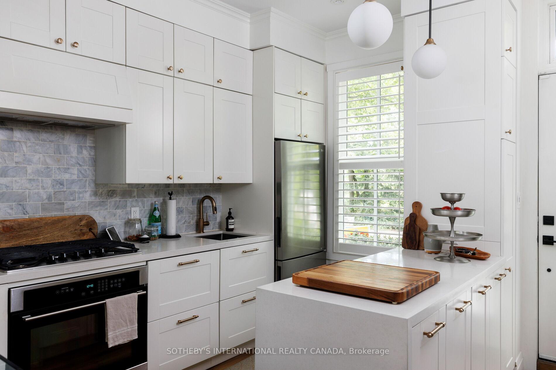Photo 5 of 116 Shaftesbury Avenue, Toronto, Rosedale-Moore Park — HOMEH