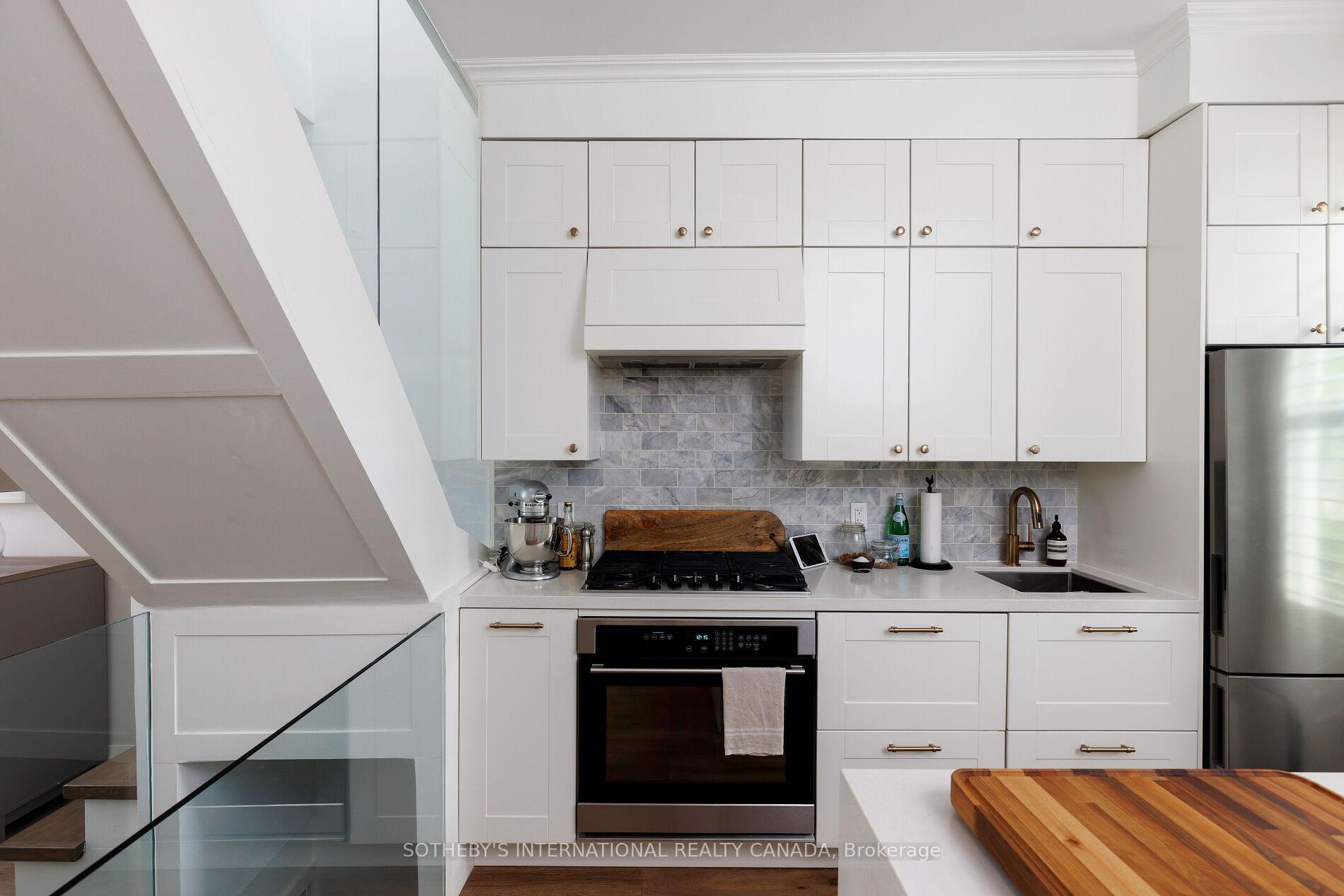 Photo 6 of 116 Shaftesbury Avenue, Toronto, Rosedale-Moore Park — HOMEH