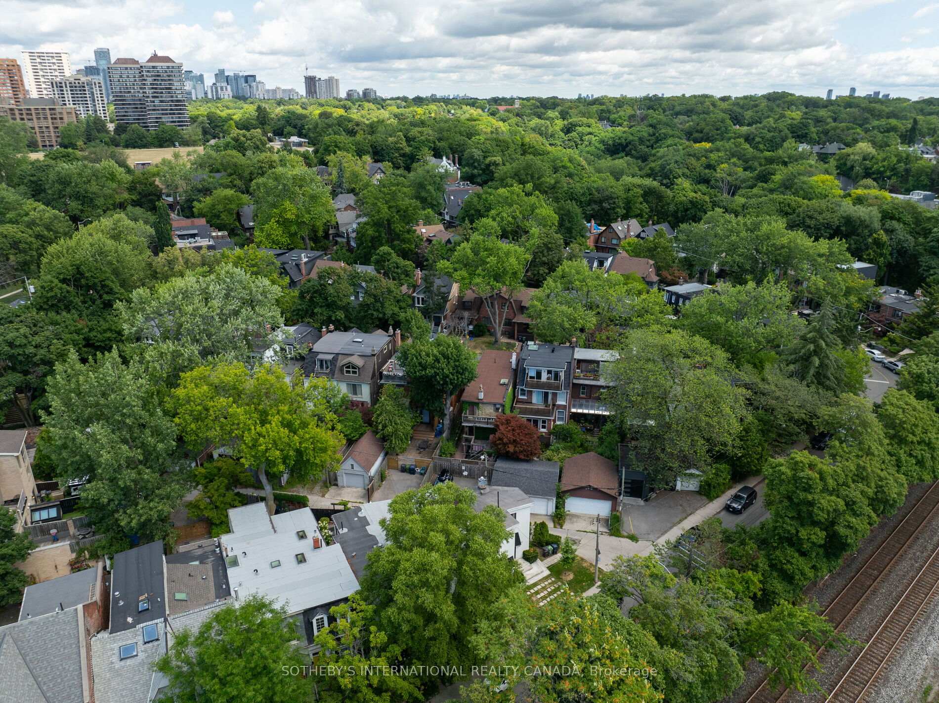 Photo 40 of 116 Shaftesbury Avenue, Toronto, Rosedale-Moore Park — HOMEH