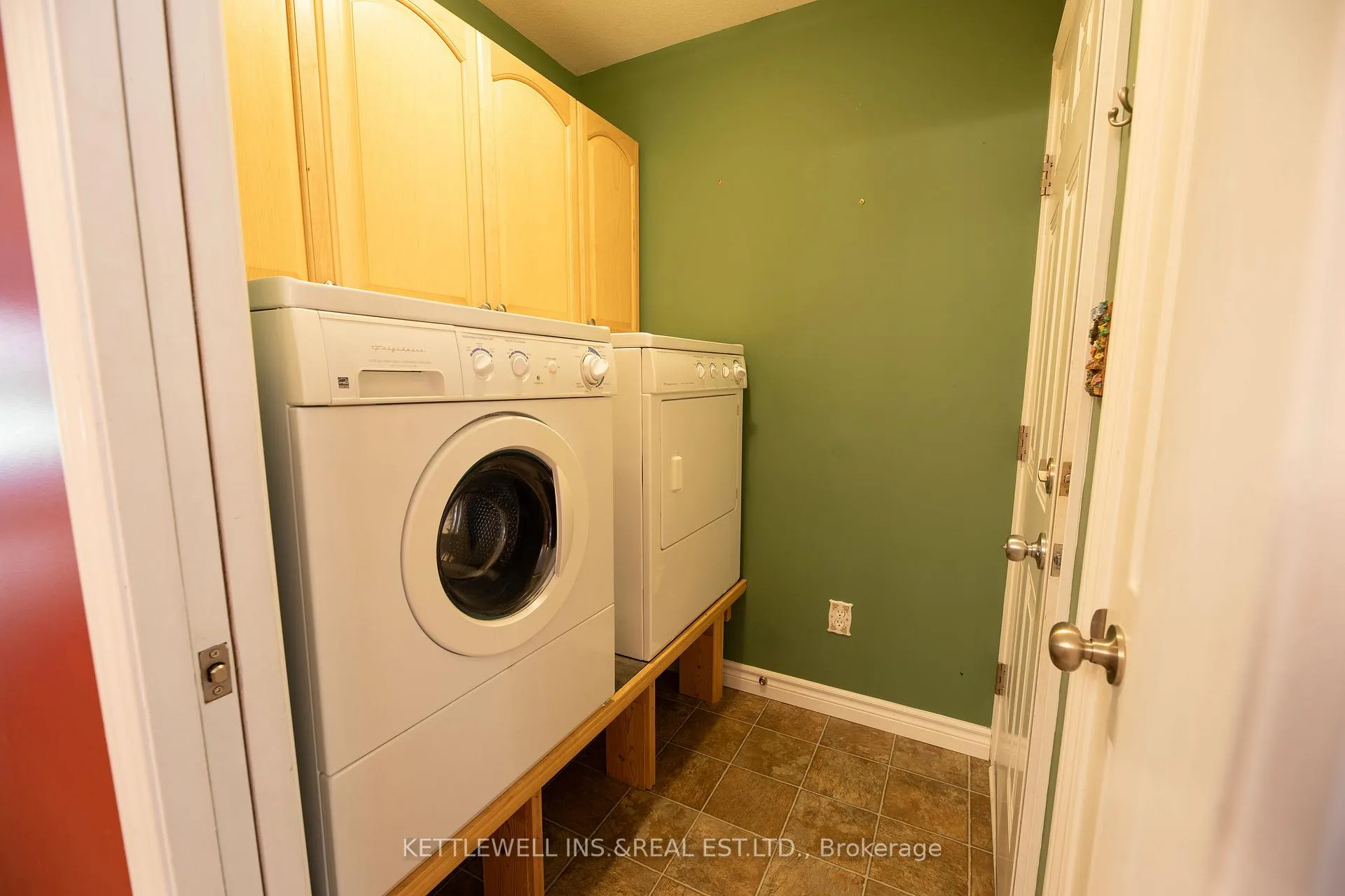 Photo 10 of 163 Maitland Street, Strathroy-Caradoc, NW — HOMEH