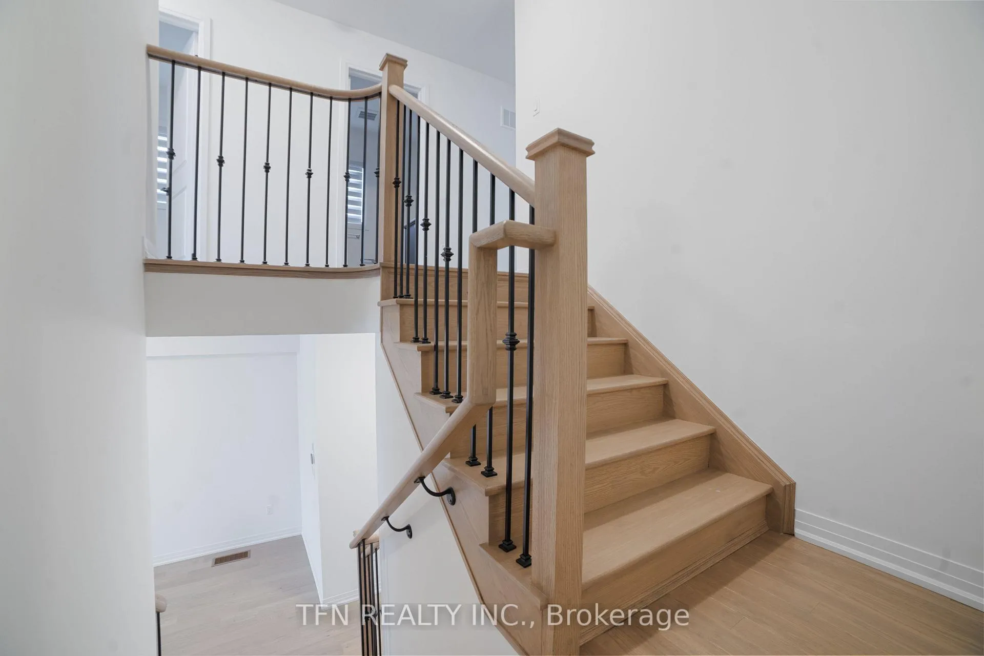 Photo 9 of 115 Velvet Way, Thorold, Rolling Meadows — HOMEH