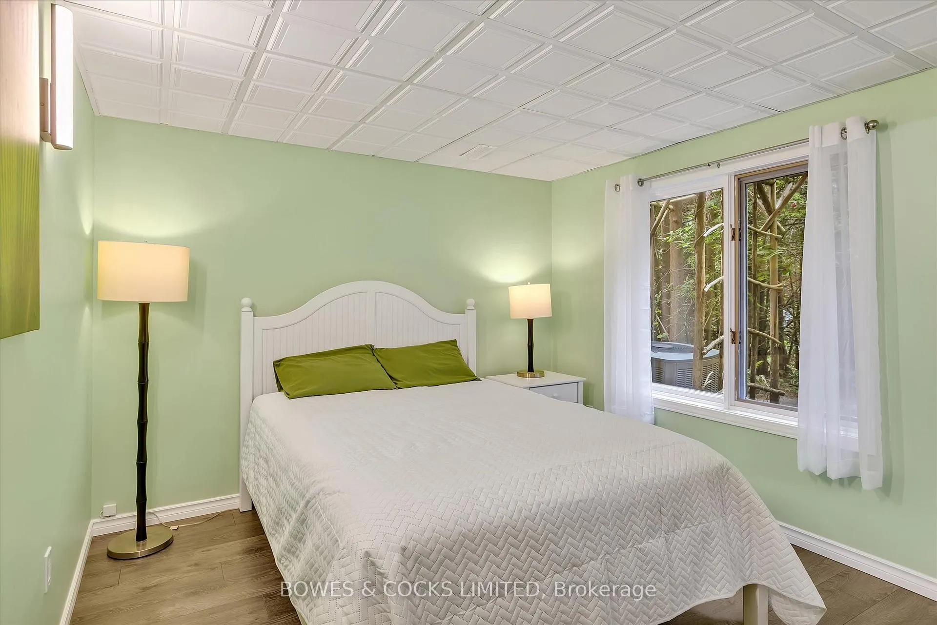 Photo 25 of 1543 Scollard Crescent, Peterborough, Ashburnham Ward 4 — HOMEH