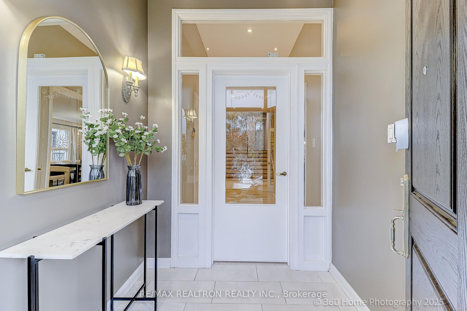 Photo 3 of 81 Sultana Avenue, Toronto, Englemount-Lawrence — HOMEH