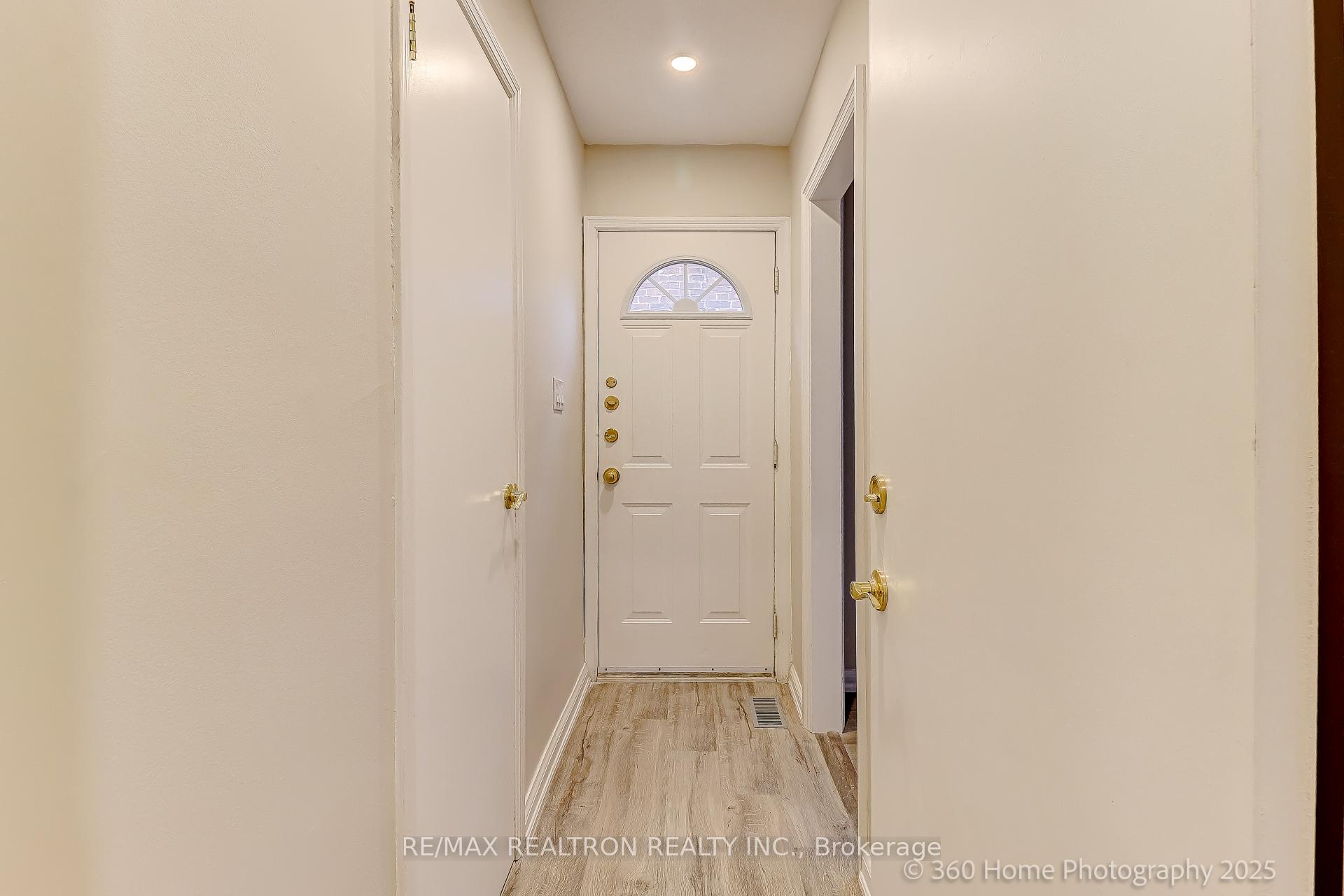 Photo 18 of 81 Sultana Avenue, Toronto, Englemount-Lawrence — HOMEH