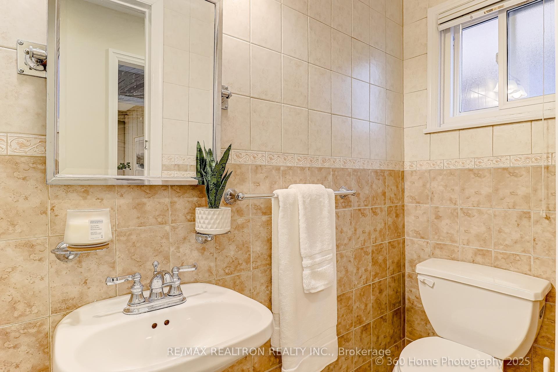 Photo 20 of 81 Sultana Avenue, Toronto, Englemount-Lawrence — HOMEH