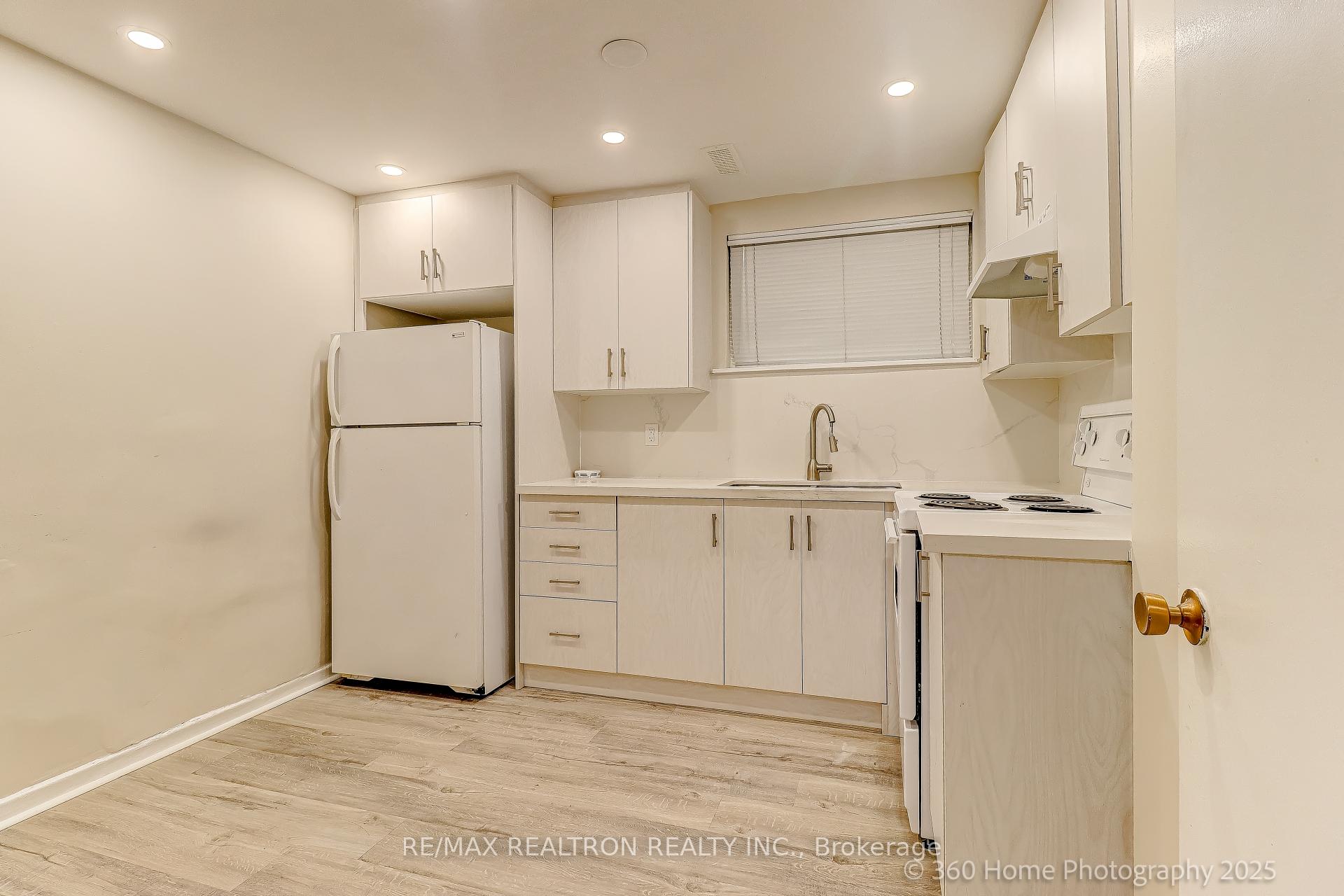 Photo 23 of 81 Sultana Avenue, Toronto, Englemount-Lawrence — HOMEH
