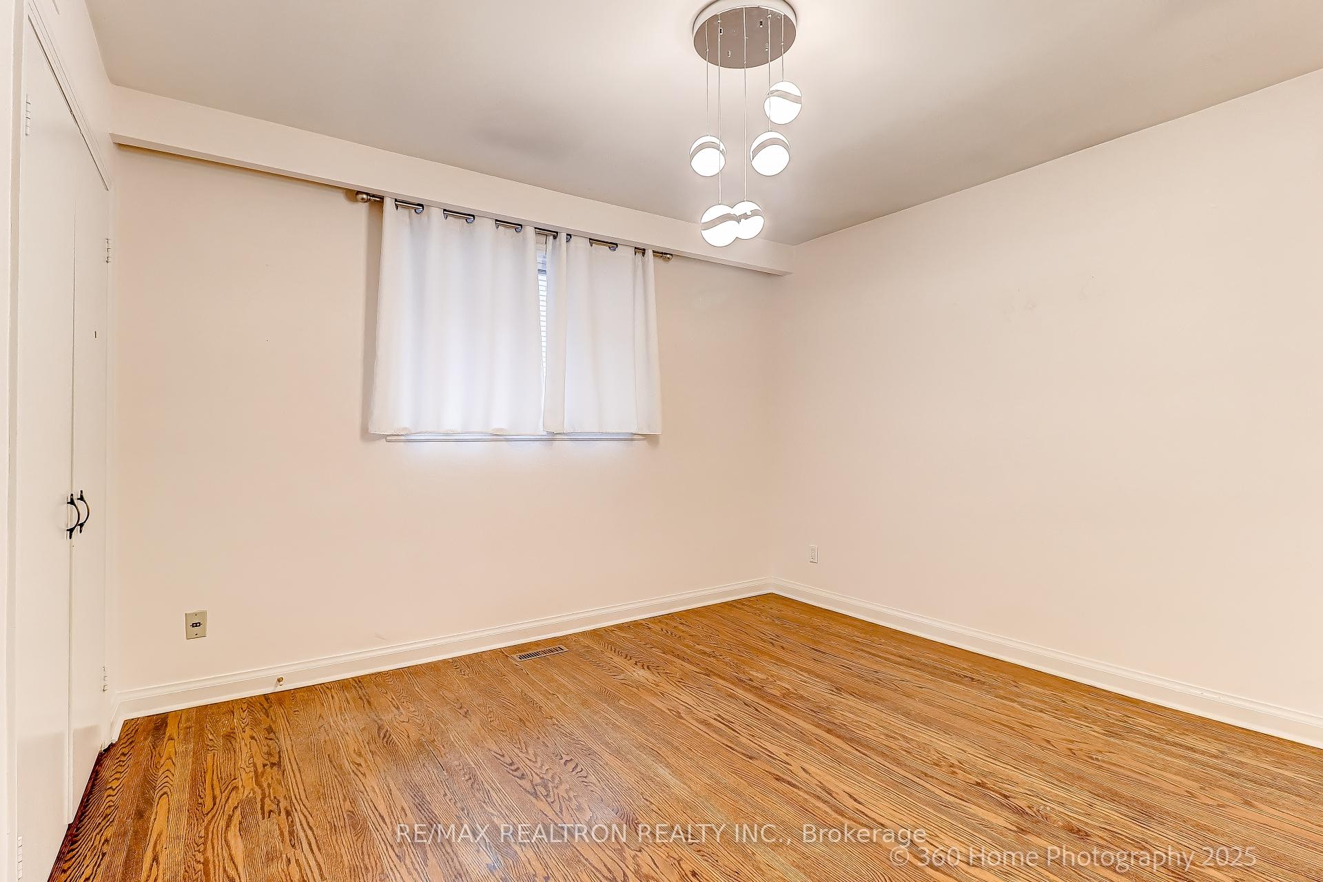 Photo 26 of 81 Sultana Avenue, Toronto, Englemount-Lawrence — HOMEH