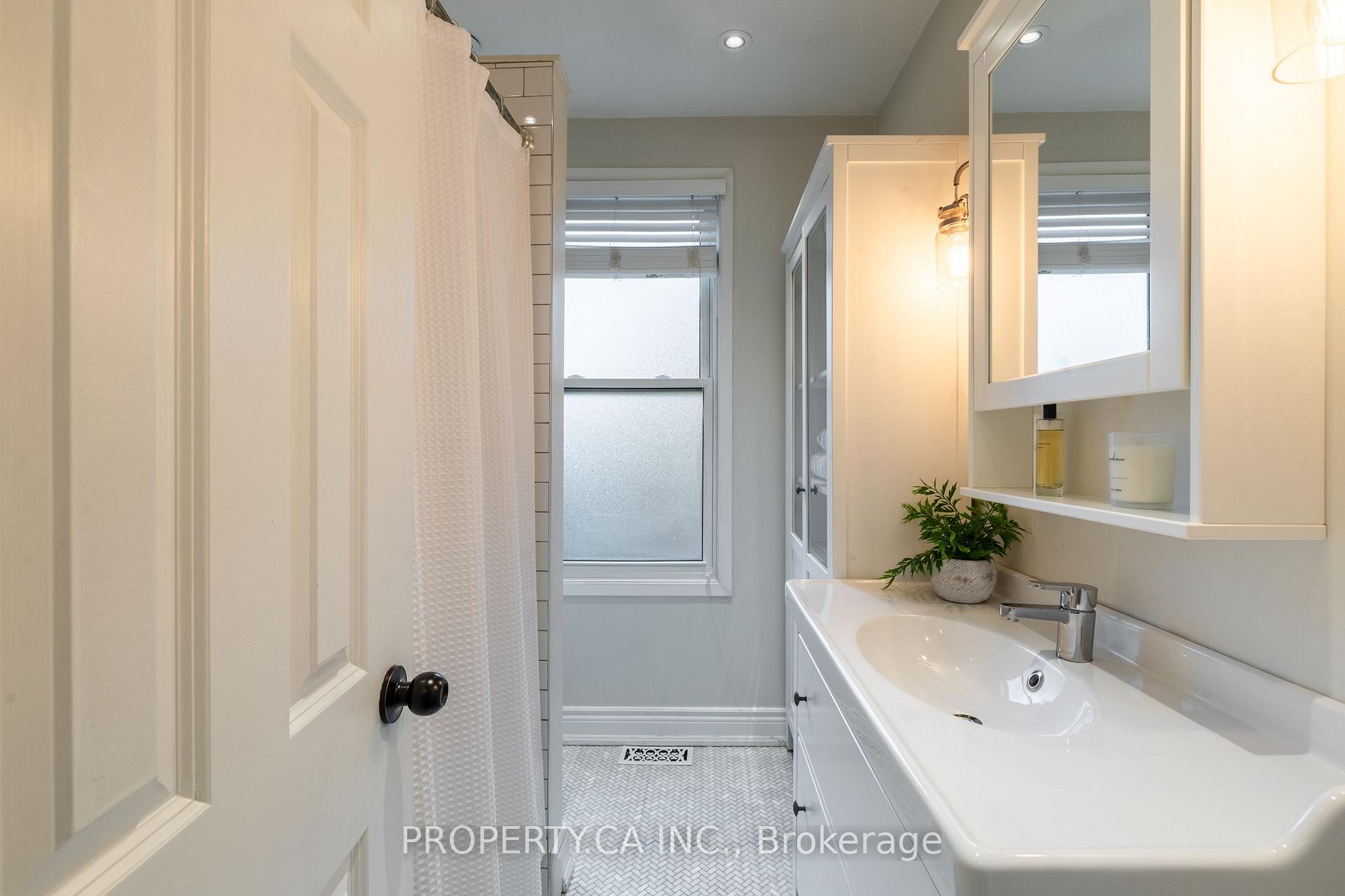 Photo 23 of 142 Galt Avenue, Toronto, South Riverdale — HOMEH