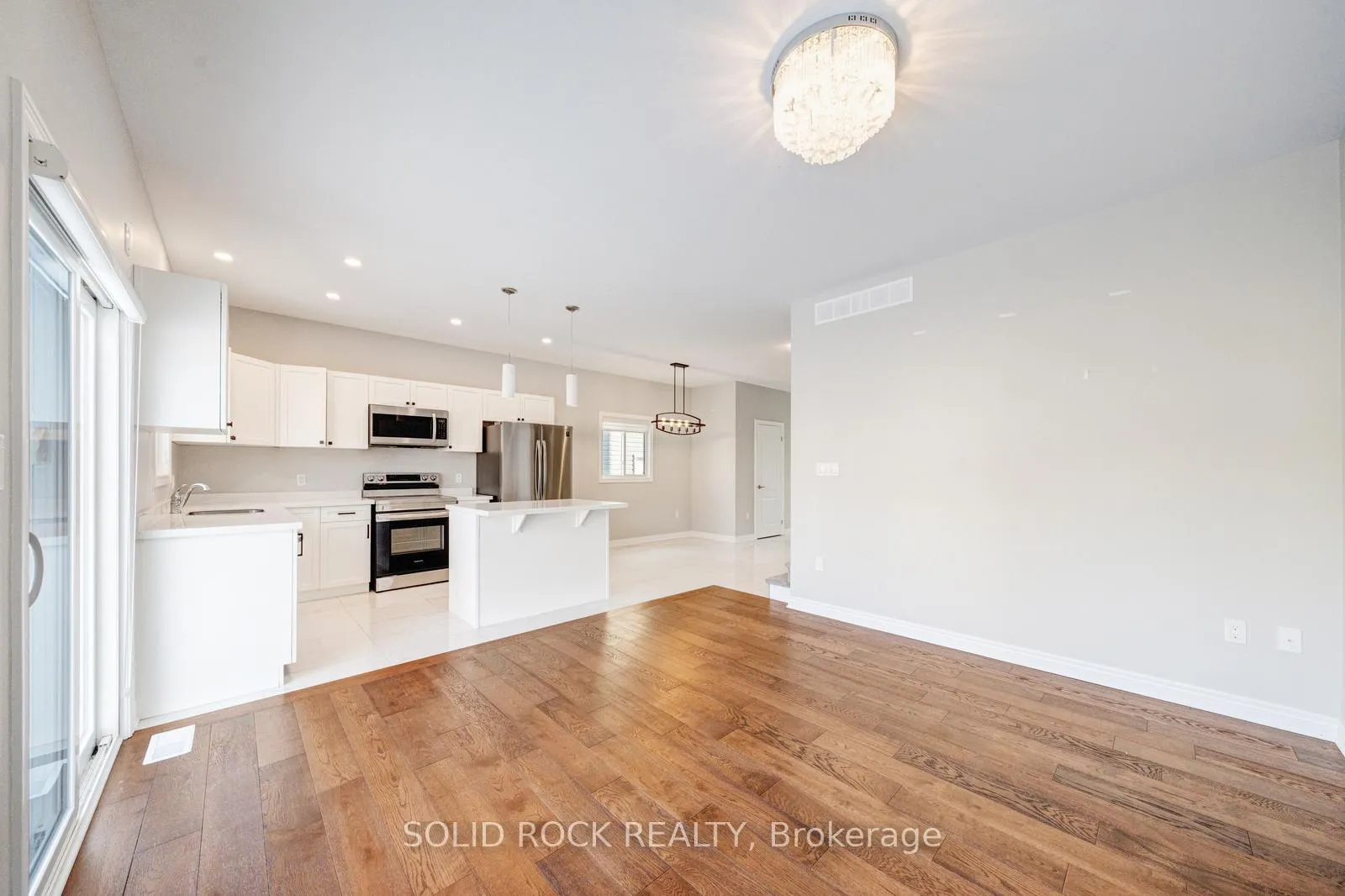 Photo 18 of 16 Bowman Crescent, Thorold, Hurricane/Merrittville — HOMEH