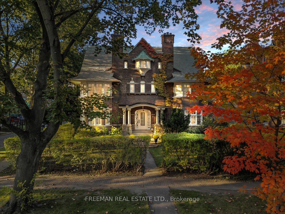 Photo 2 of 74 Chestnut Park Road, Toronto, Rosedale-Moore Park — HOMEH