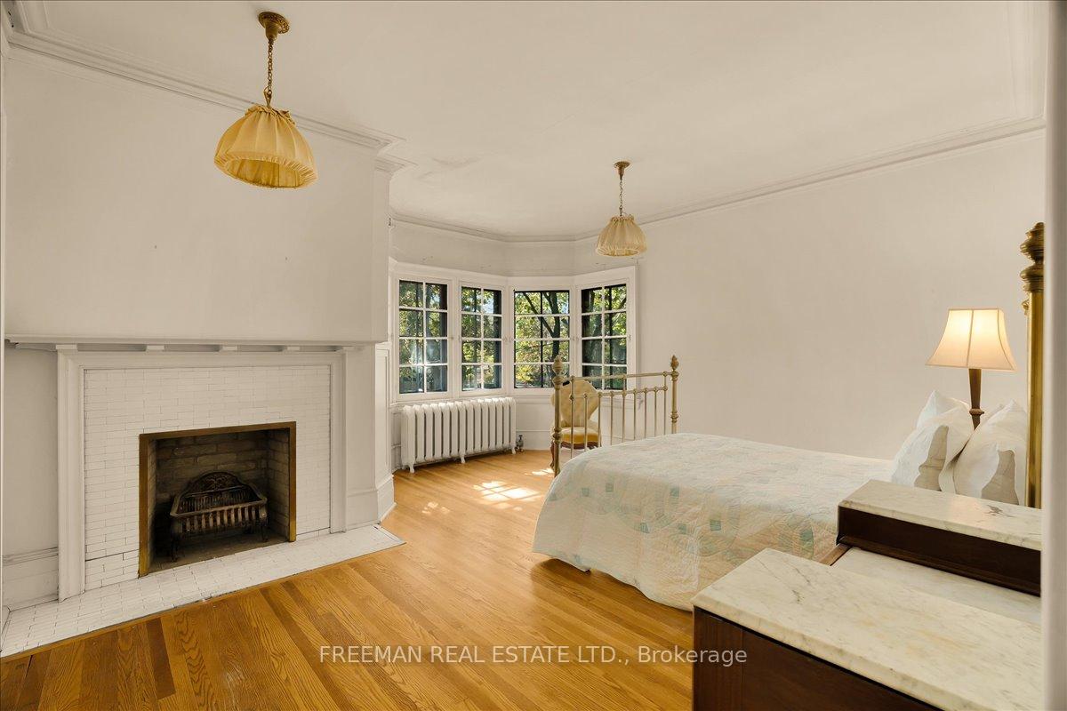 Photo 17 of 74 Chestnut Park Road, Toronto, Rosedale-Moore Park — HOMEH