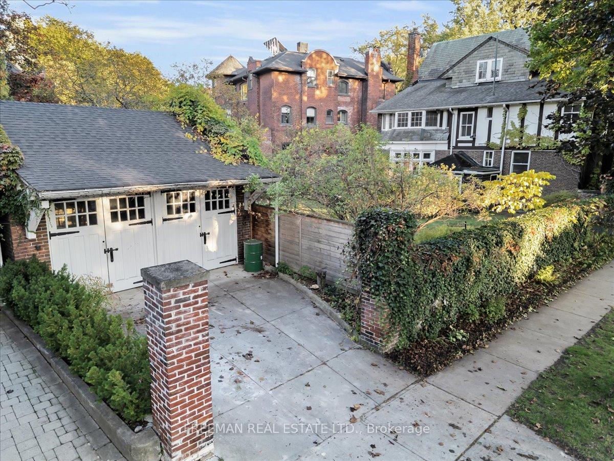 Photo 33 of 74 Chestnut Park Road, Toronto, Rosedale-Moore Park — HOMEH