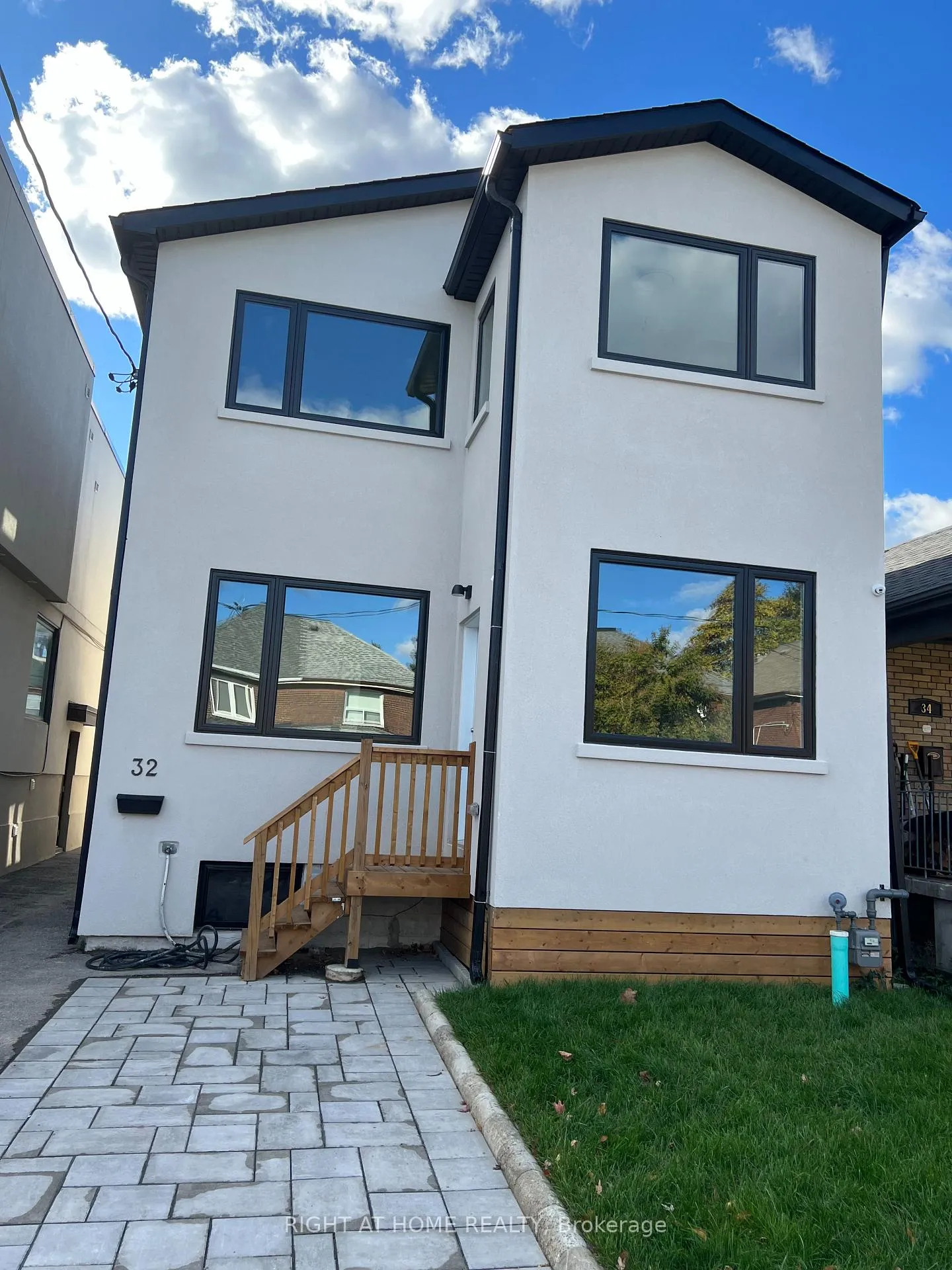 Photo 2 of Unit 3, 32 Cadorna Avenue, Toronto, Danforth Village-East York — HOMEH