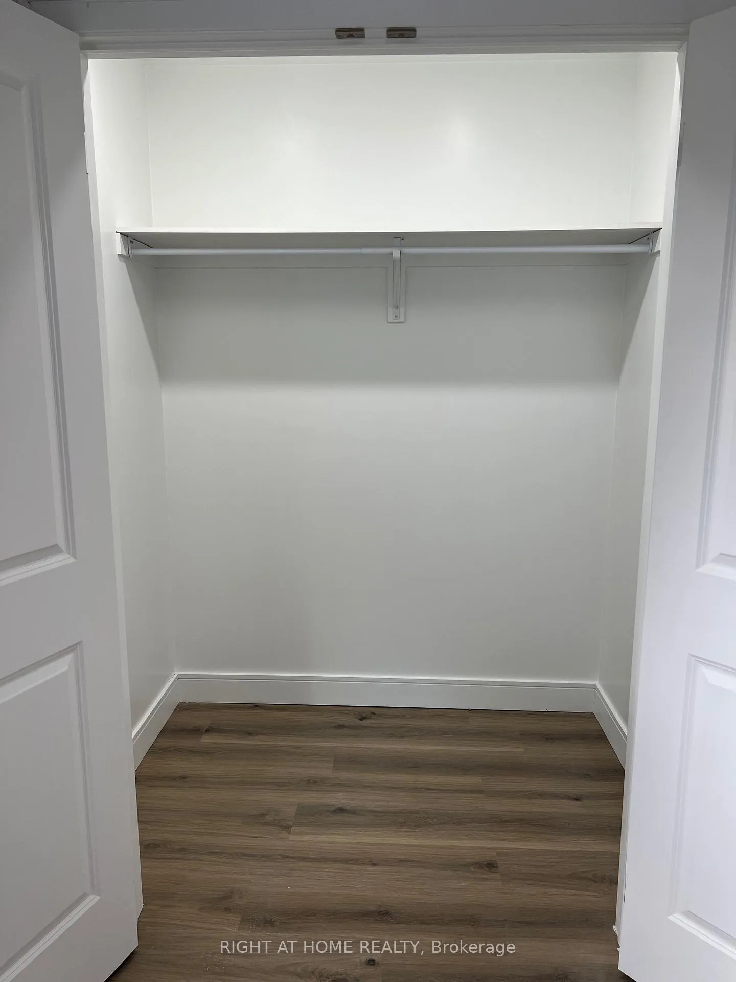 Photo 5 of Unit 3, 32 Cadorna Avenue, Toronto, Danforth Village-East York — HOMEH