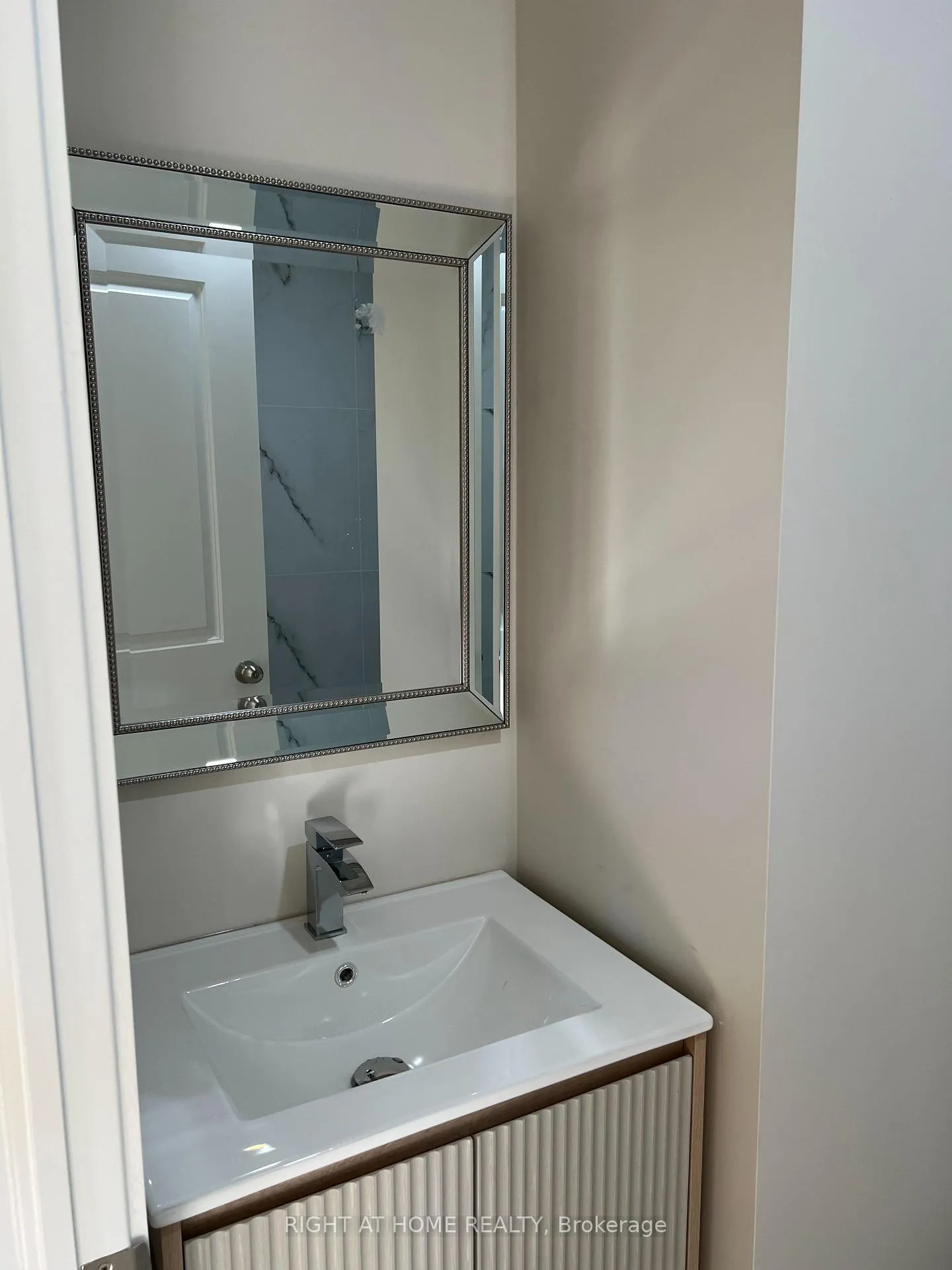 Photo 13 of Unit 3, 32 Cadorna Avenue, Toronto, Danforth Village-East York — HOMEH
