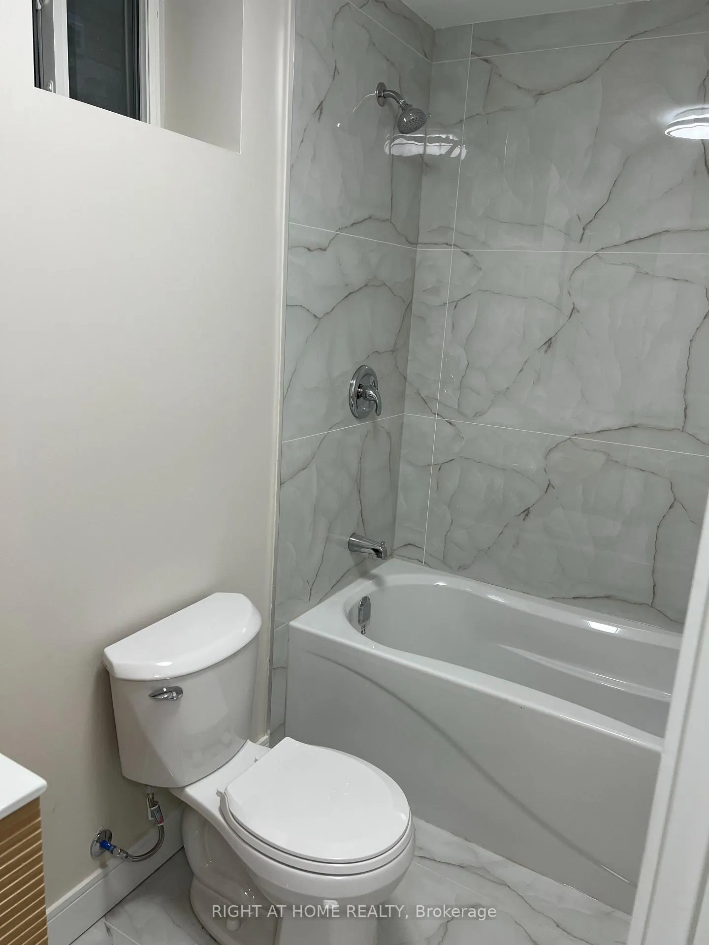Photo 14 of Unit 3, 32 Cadorna Avenue, Toronto, Danforth Village-East York — HOMEH